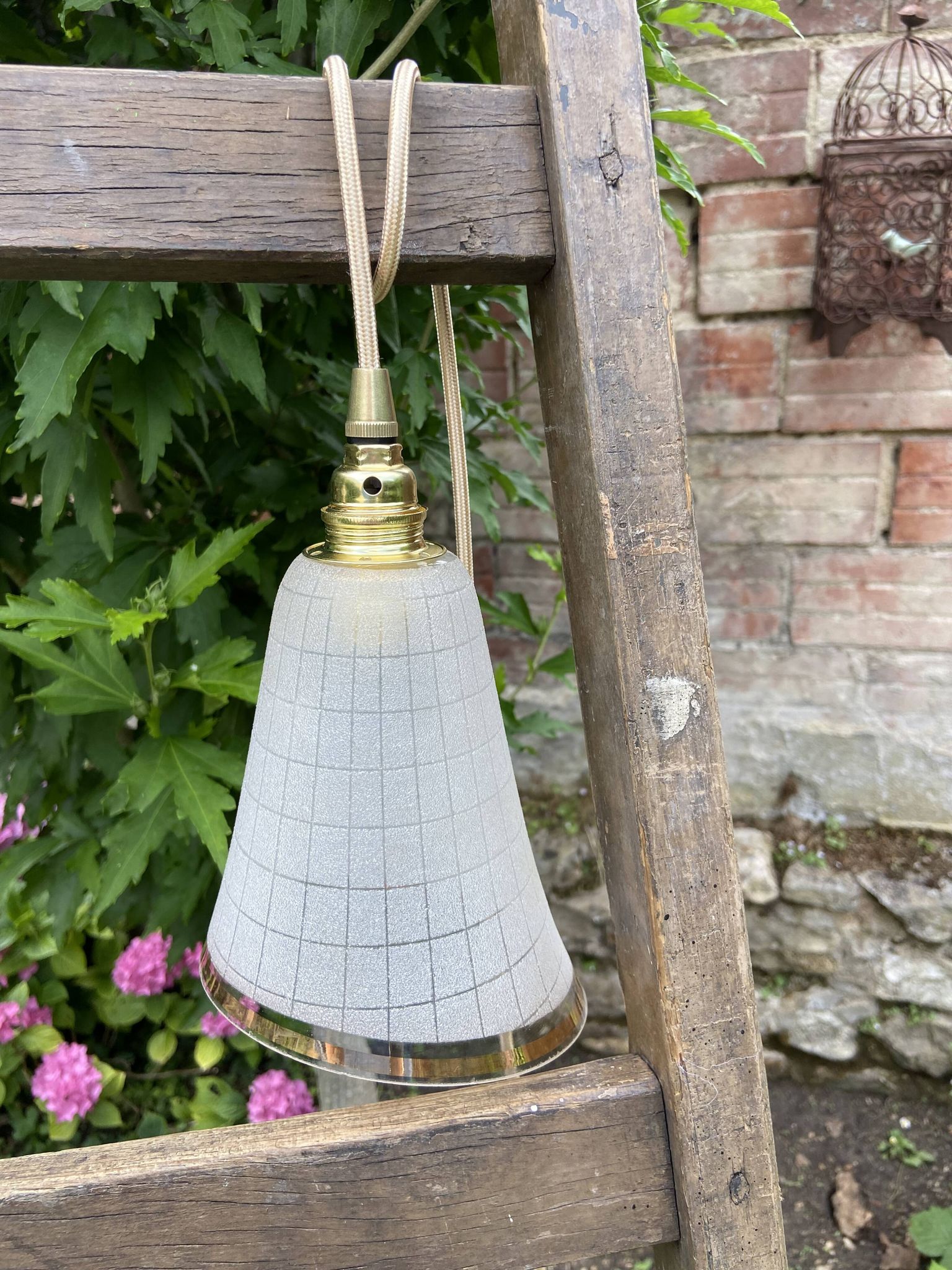 Vintage 1950s granite glass globe lamp