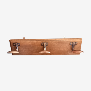 Ancien porte-manteau  en bois 3 patères métal