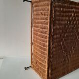 Door vintage rattan magazine