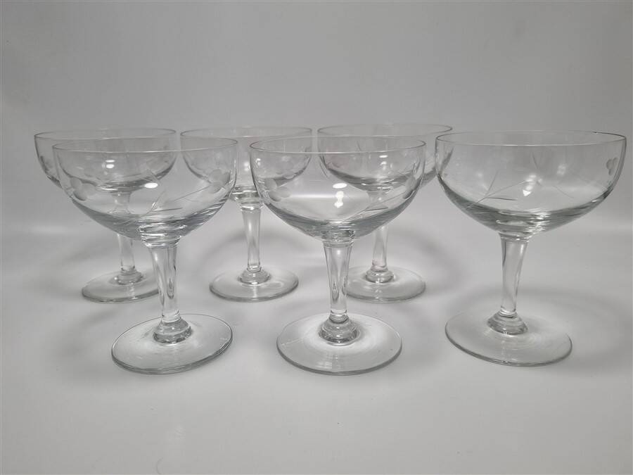 6 champagne glasses
