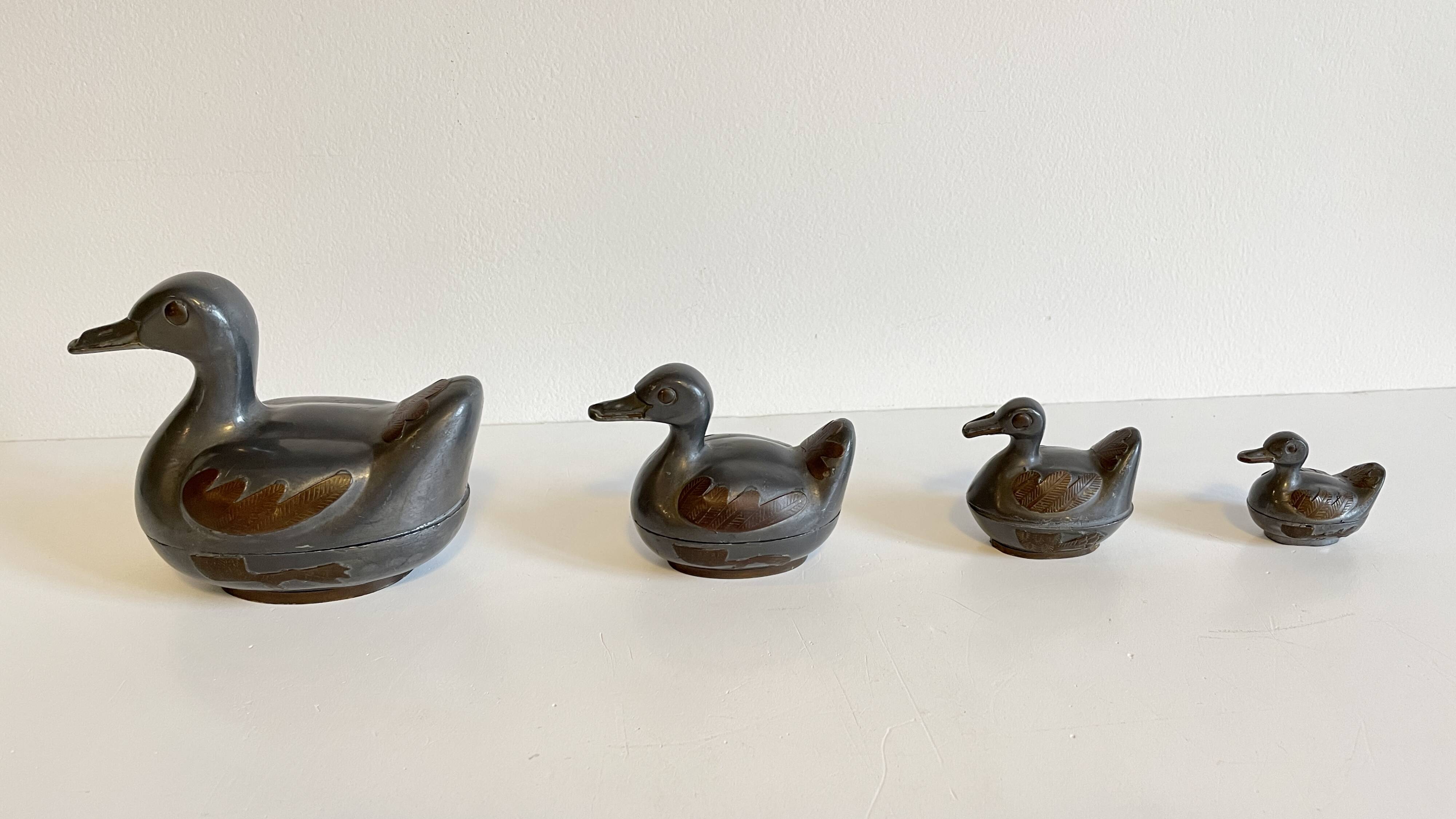 Vintage DUCKS Family