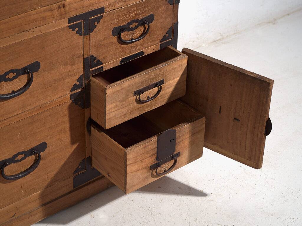 Ancient Japanese Tansu – Meiji/Taishō Period (c.1868-1926) #28