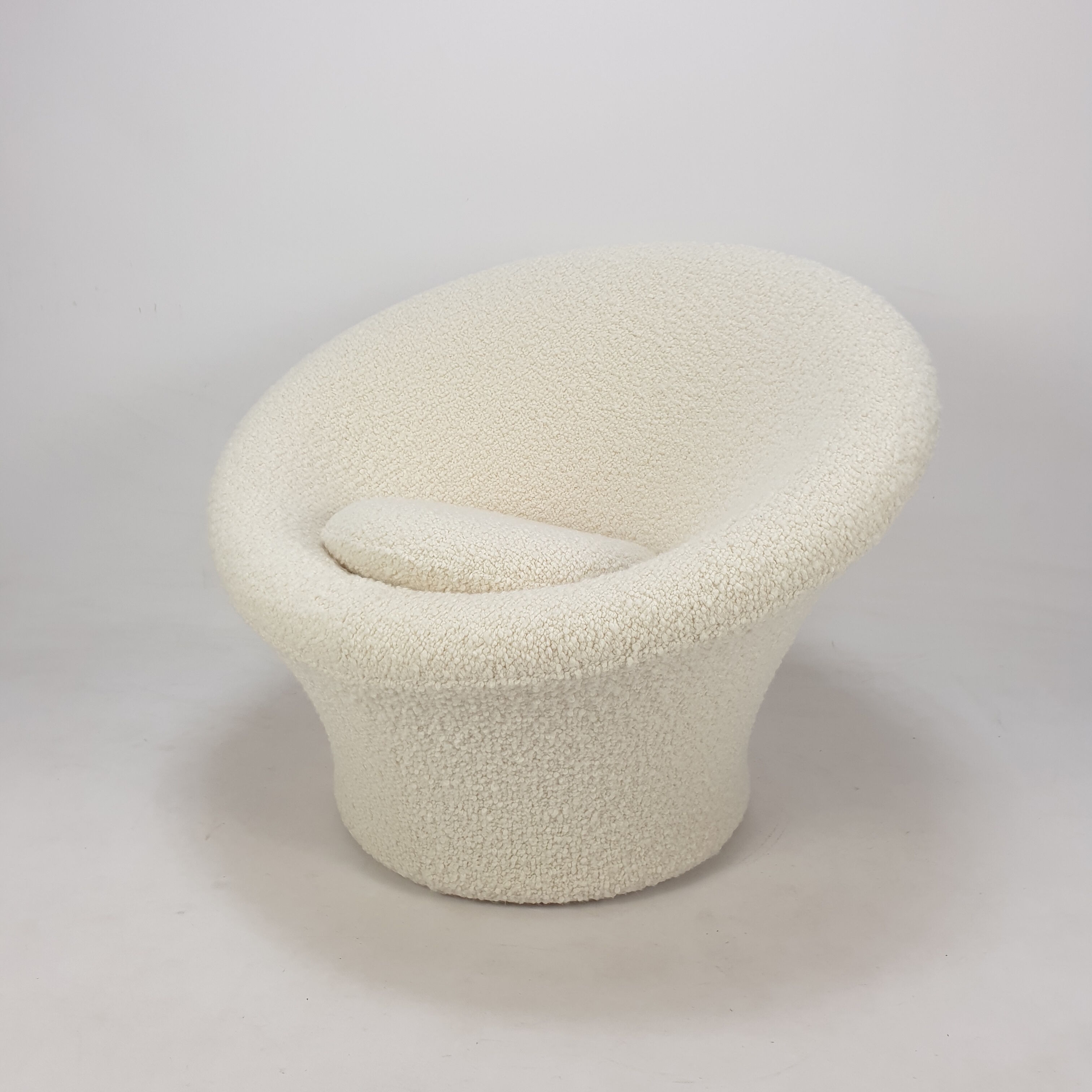 Set of 2 Mushroom armchairs by Pierre Paulin for Artifort