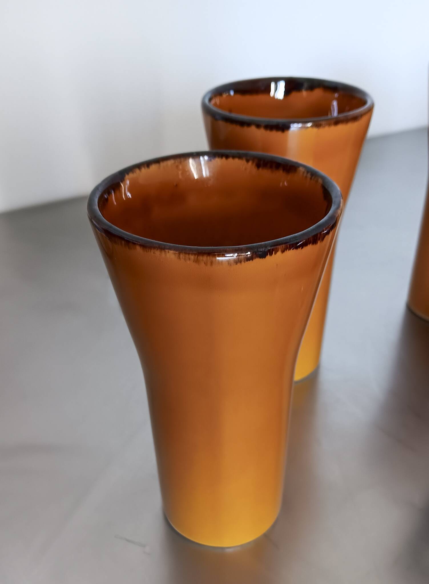 Poët Laval 8T brown ochre teapot with 7 orangeade or mazagrans glasses