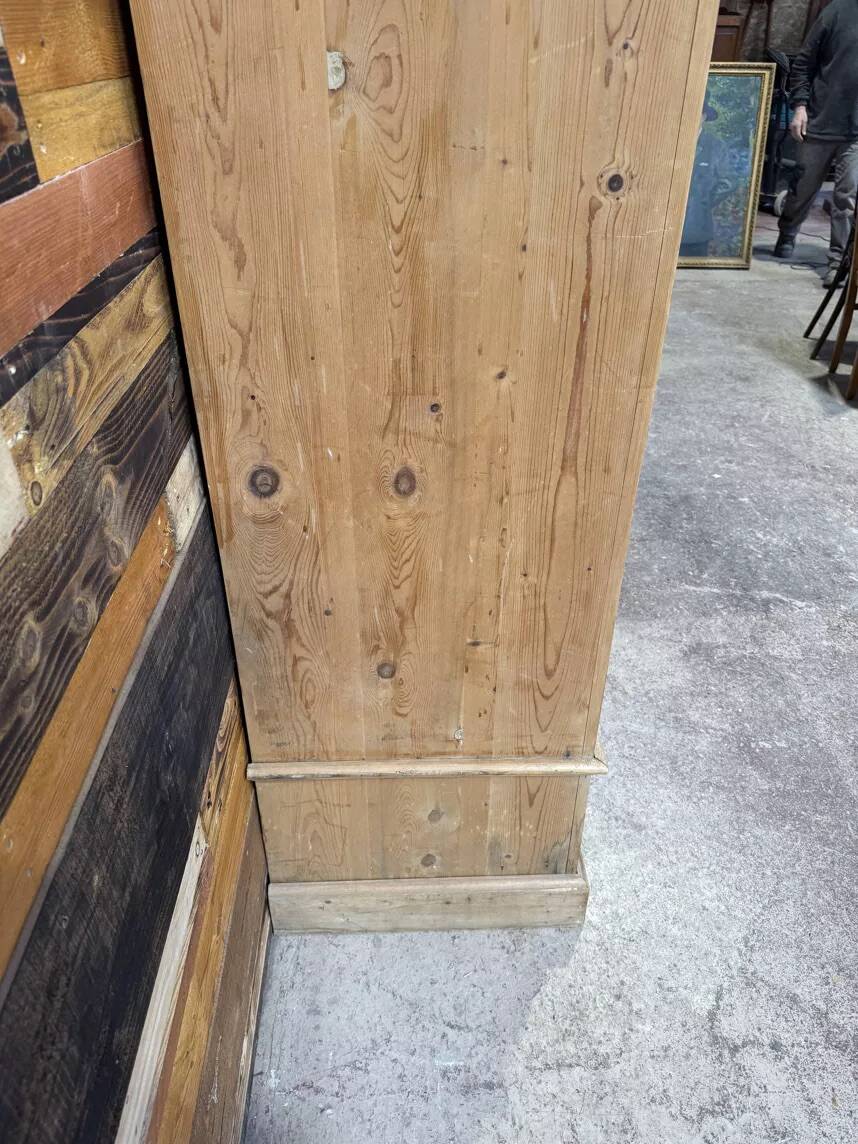 Red fir wardrobe - Compact & Authentic format