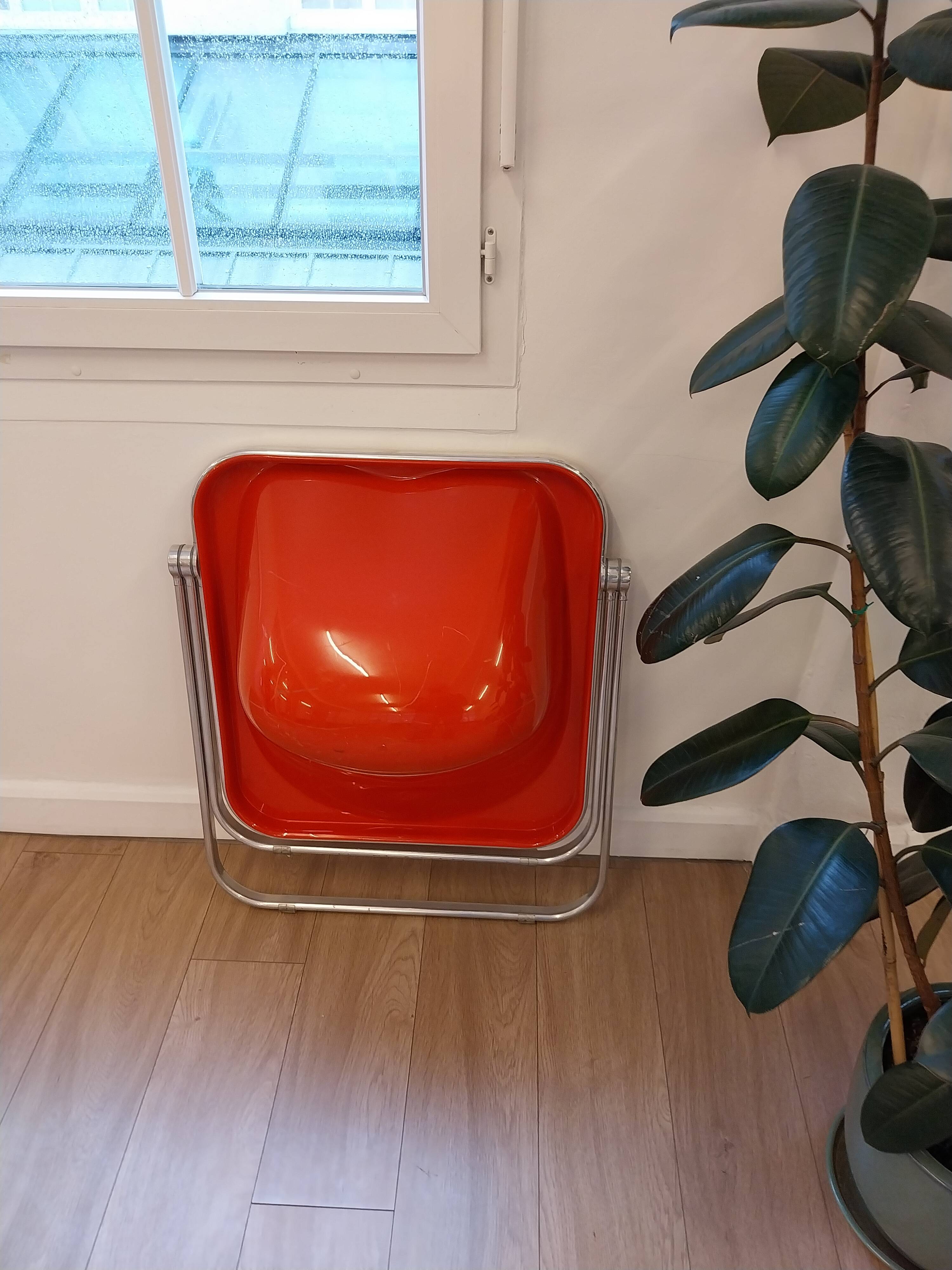 Vintage red Plona armchair – Italian design – Anonima Castelli