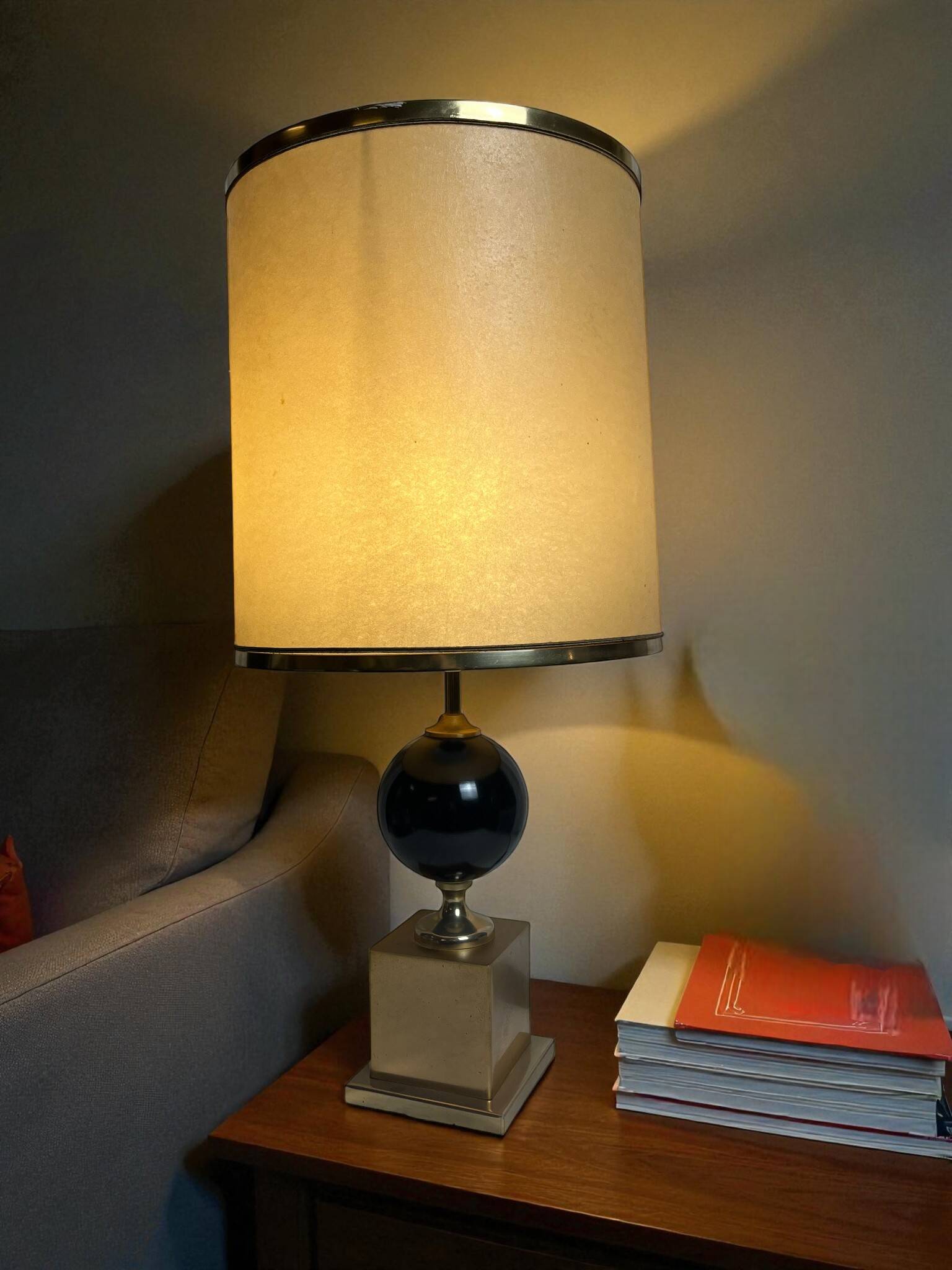 Vintage, lampe pied métal doré et laque noire abat-jour vers 1970