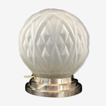 Lampe à poser métal chromé et globe en verre Art Déco