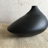 "Pollo" vase designed for the porcelain maker Rosenthal by Tapio Wirkkala (1970s)