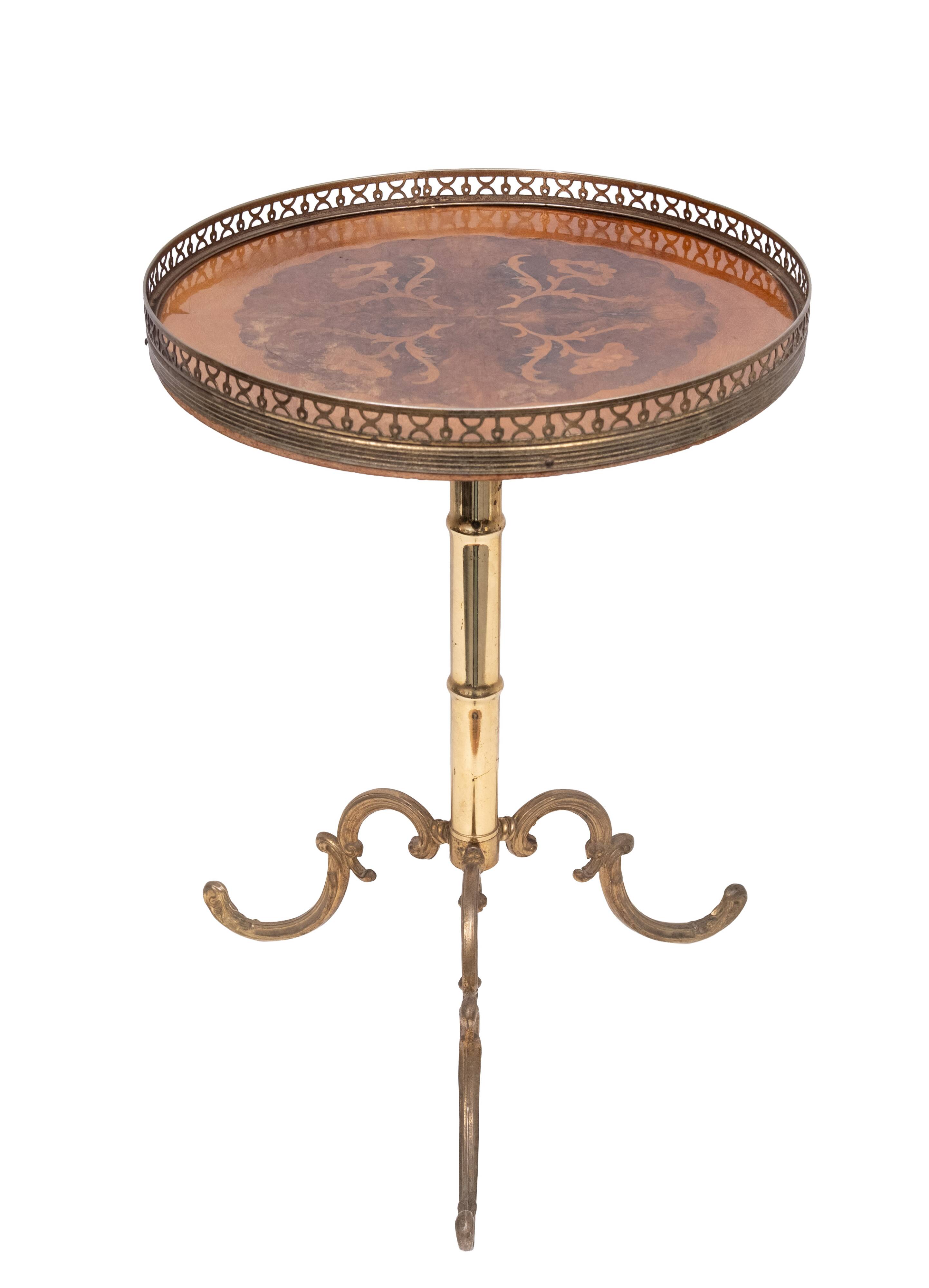 Table d'appoint en bois marqueté italien des années 1950, style mid-century modern.