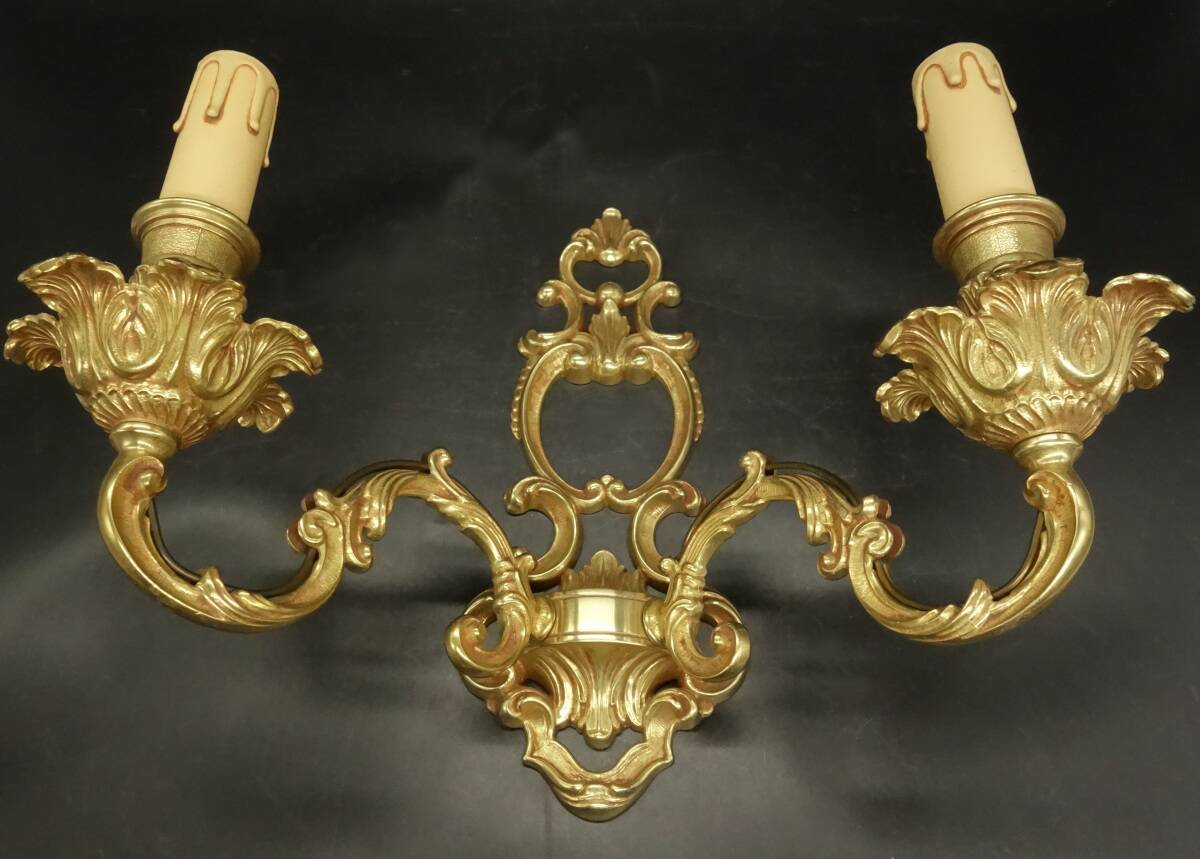 Pair of large Baroque / Rococo / Louis XV style wall lights - gilded bronze