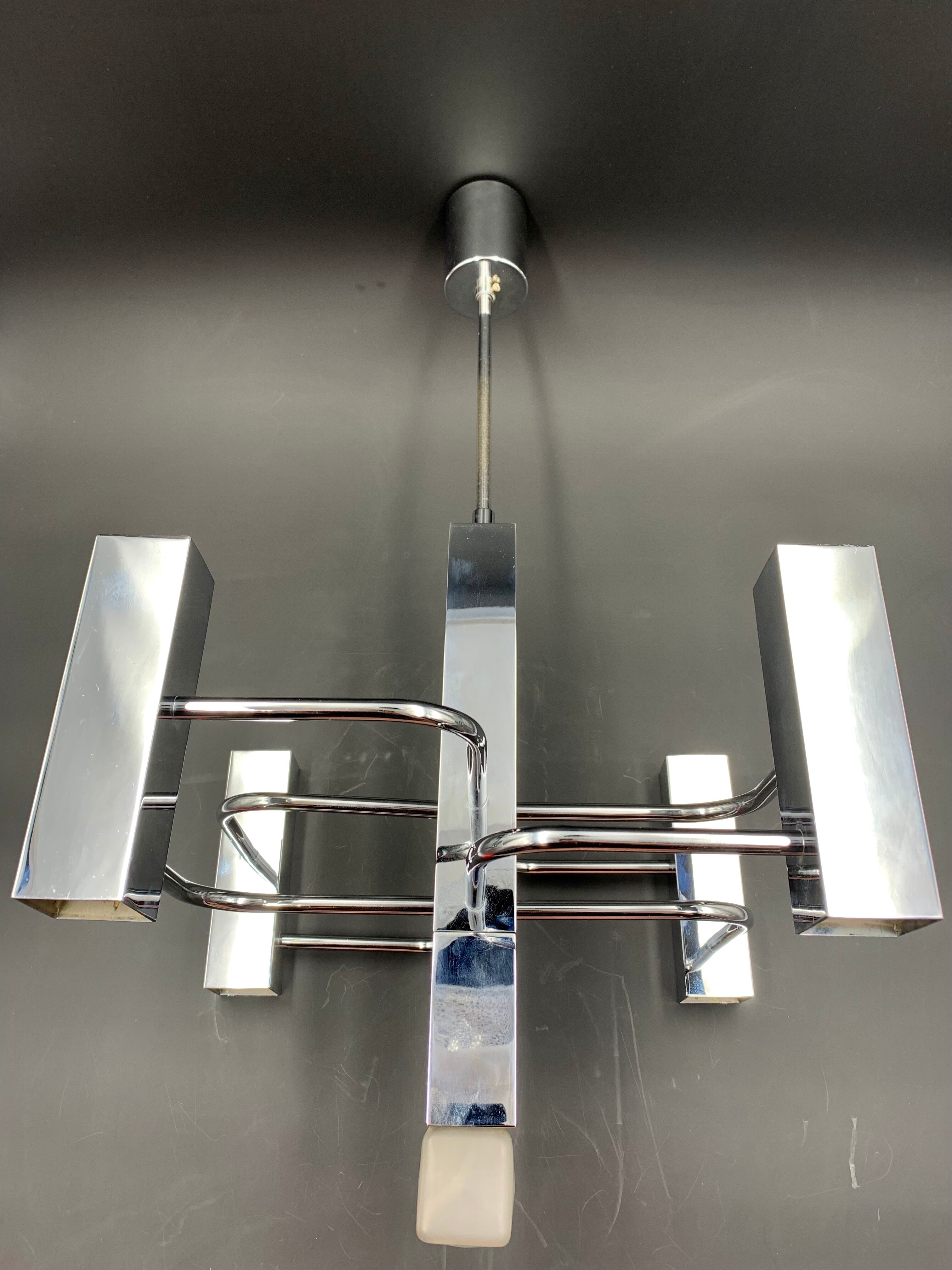 Chandelier by Maison Sciolari distributed by Boulanger