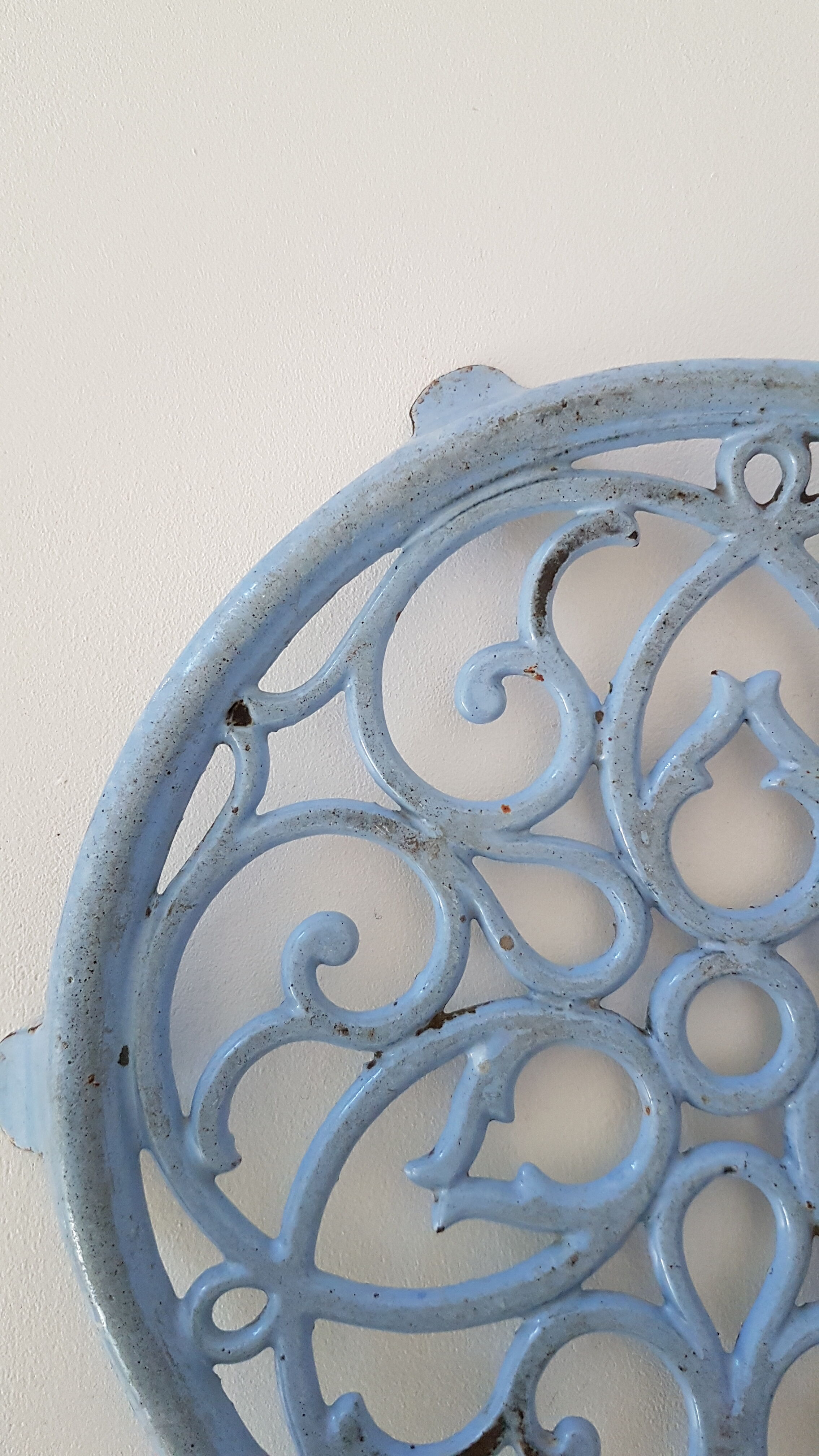 Blue cast iron trifle