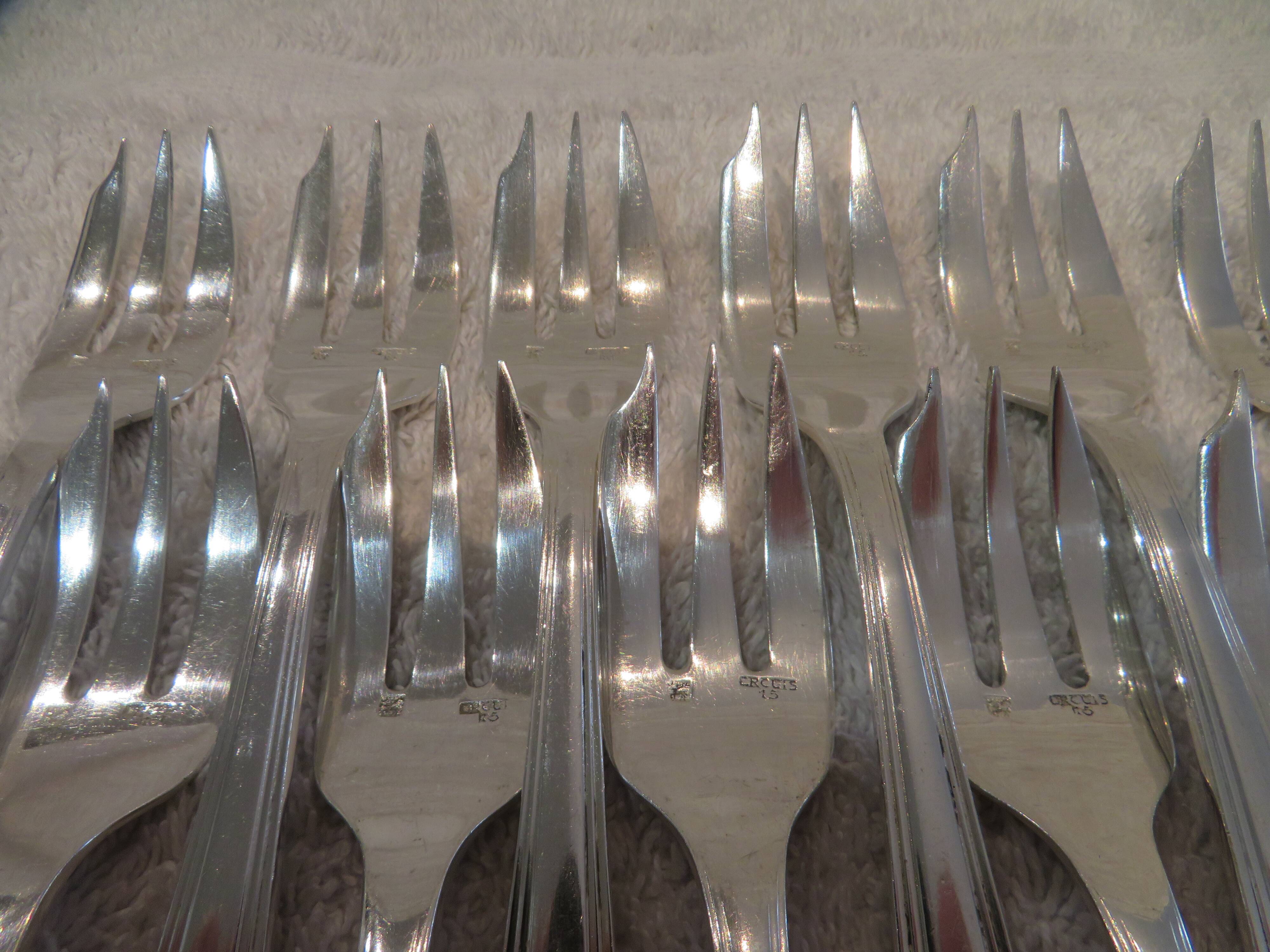 12 silver plated cake forks, Ercuis Compiègne, 13.7cm