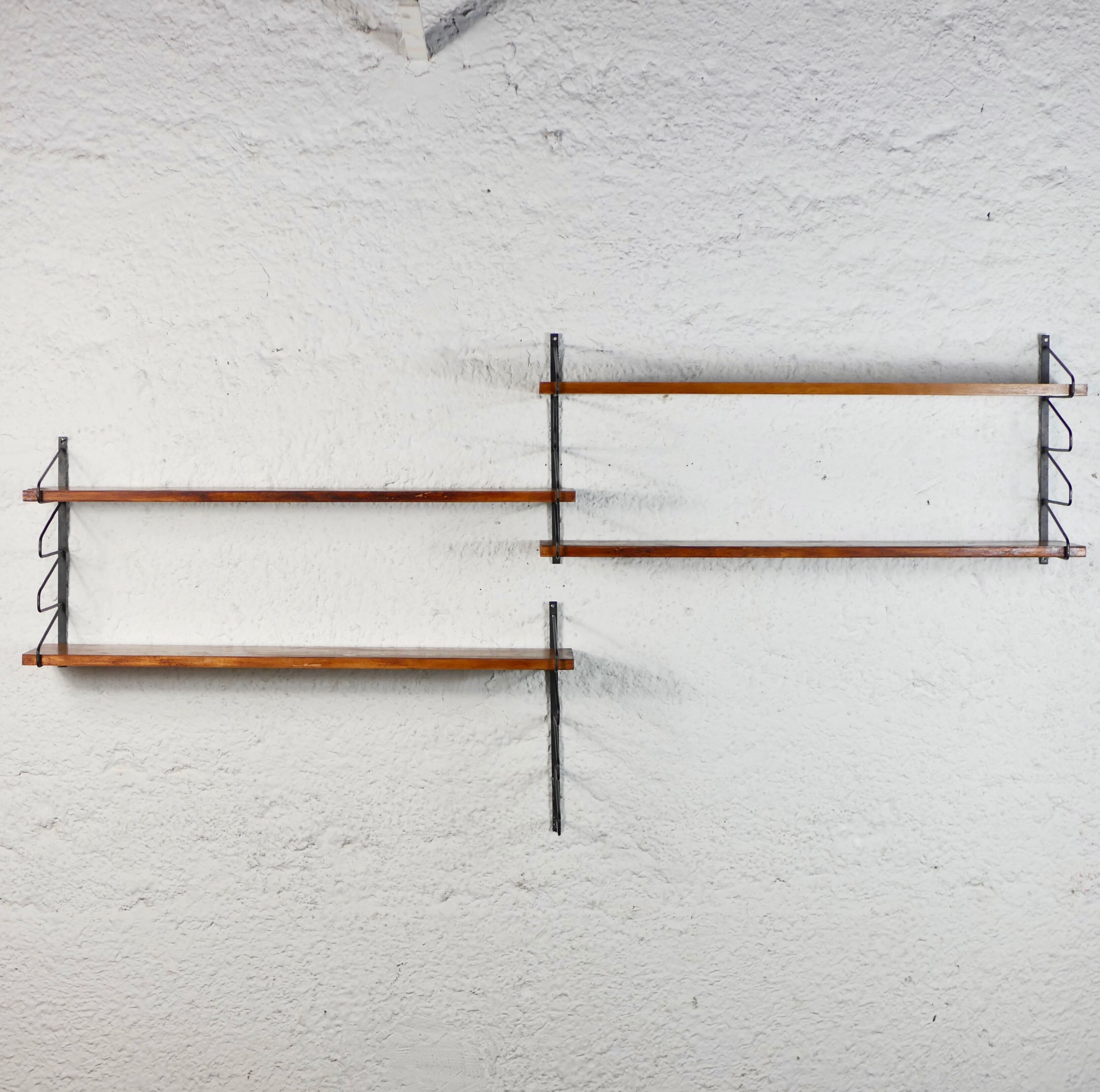 Set of modular shelves String style