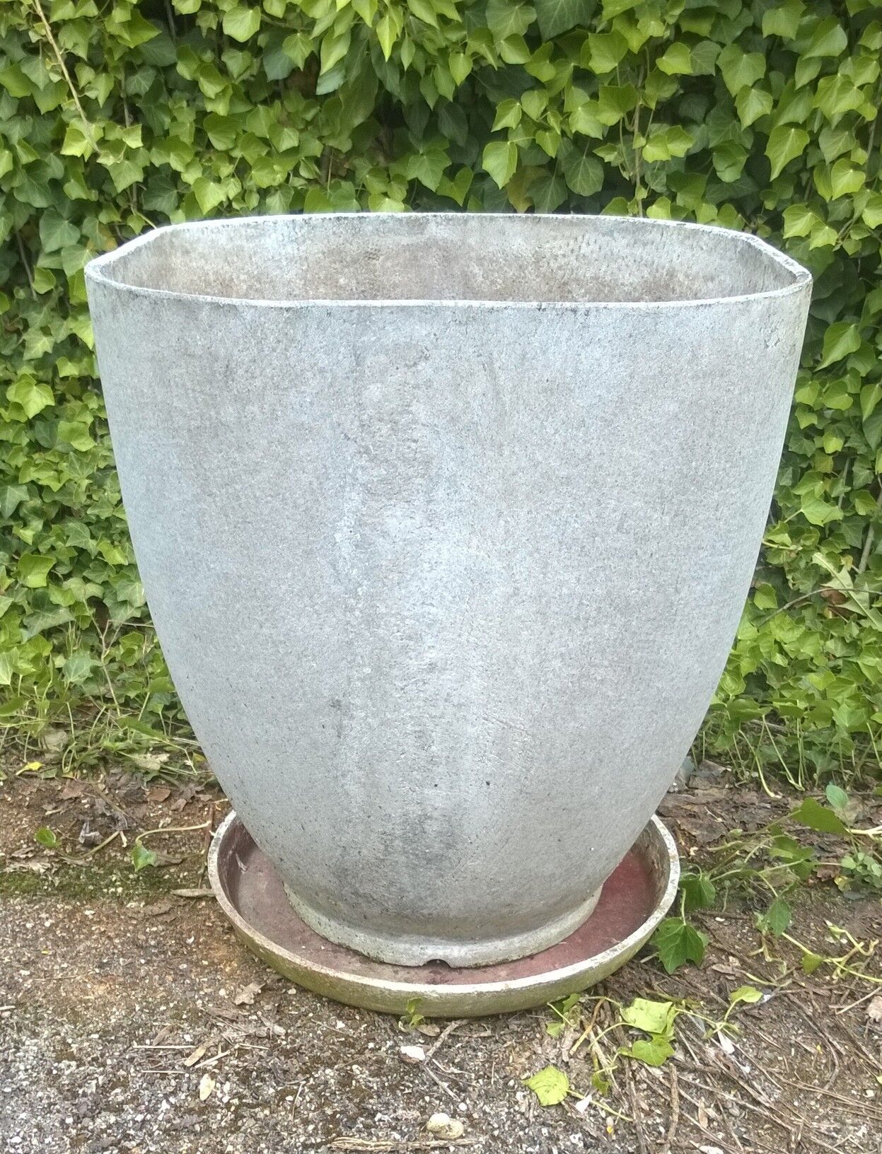 Planter years 50 for Eternit