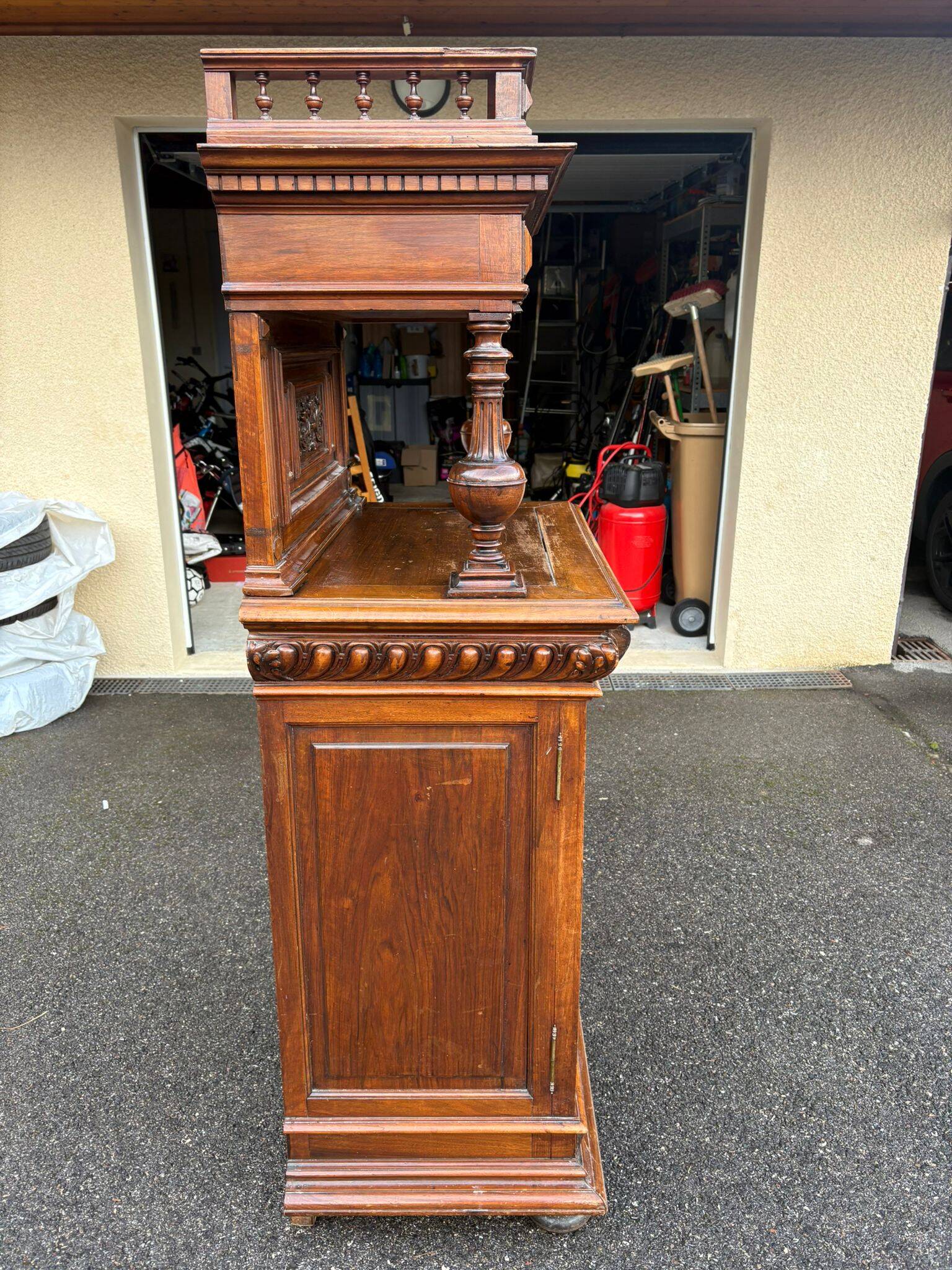 Renaissance furniture