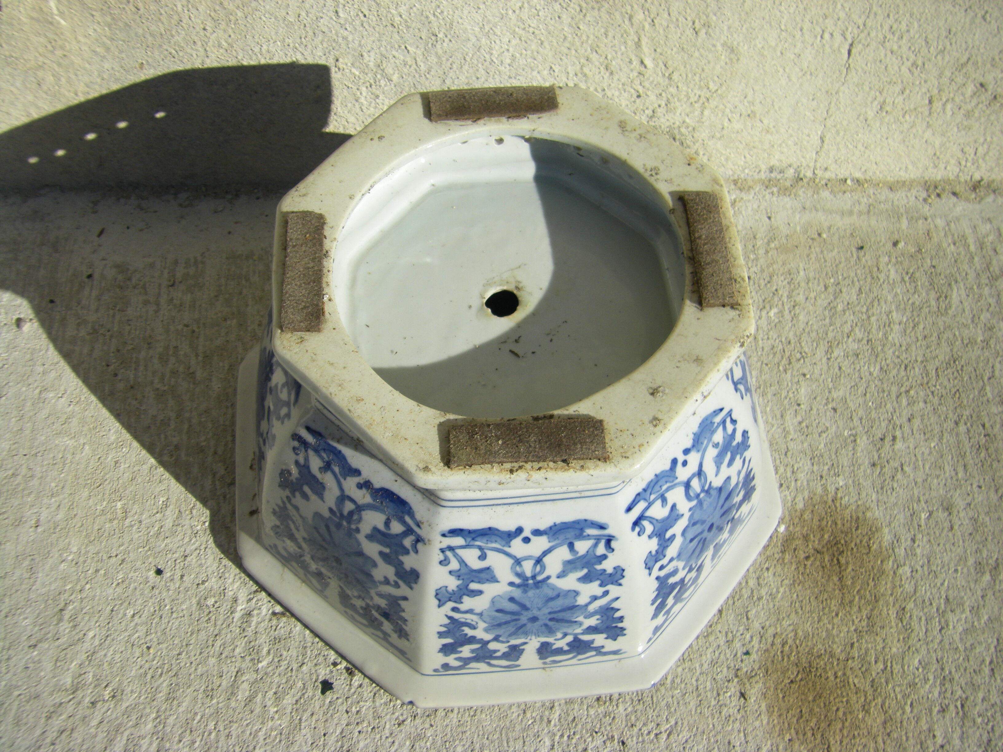 Chinese pot cover