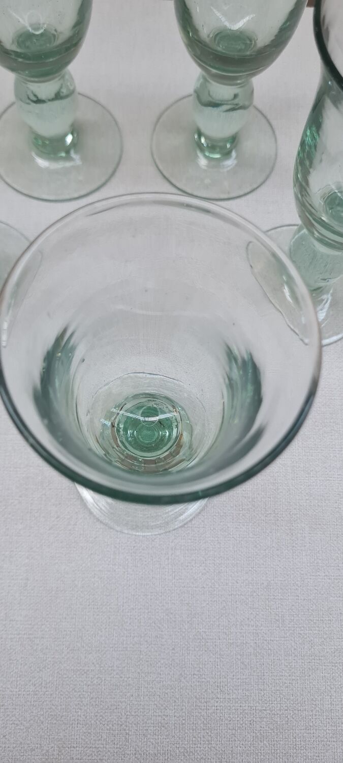 Service of 5 blown glass stemmed glasses
