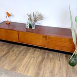 Teak bass row