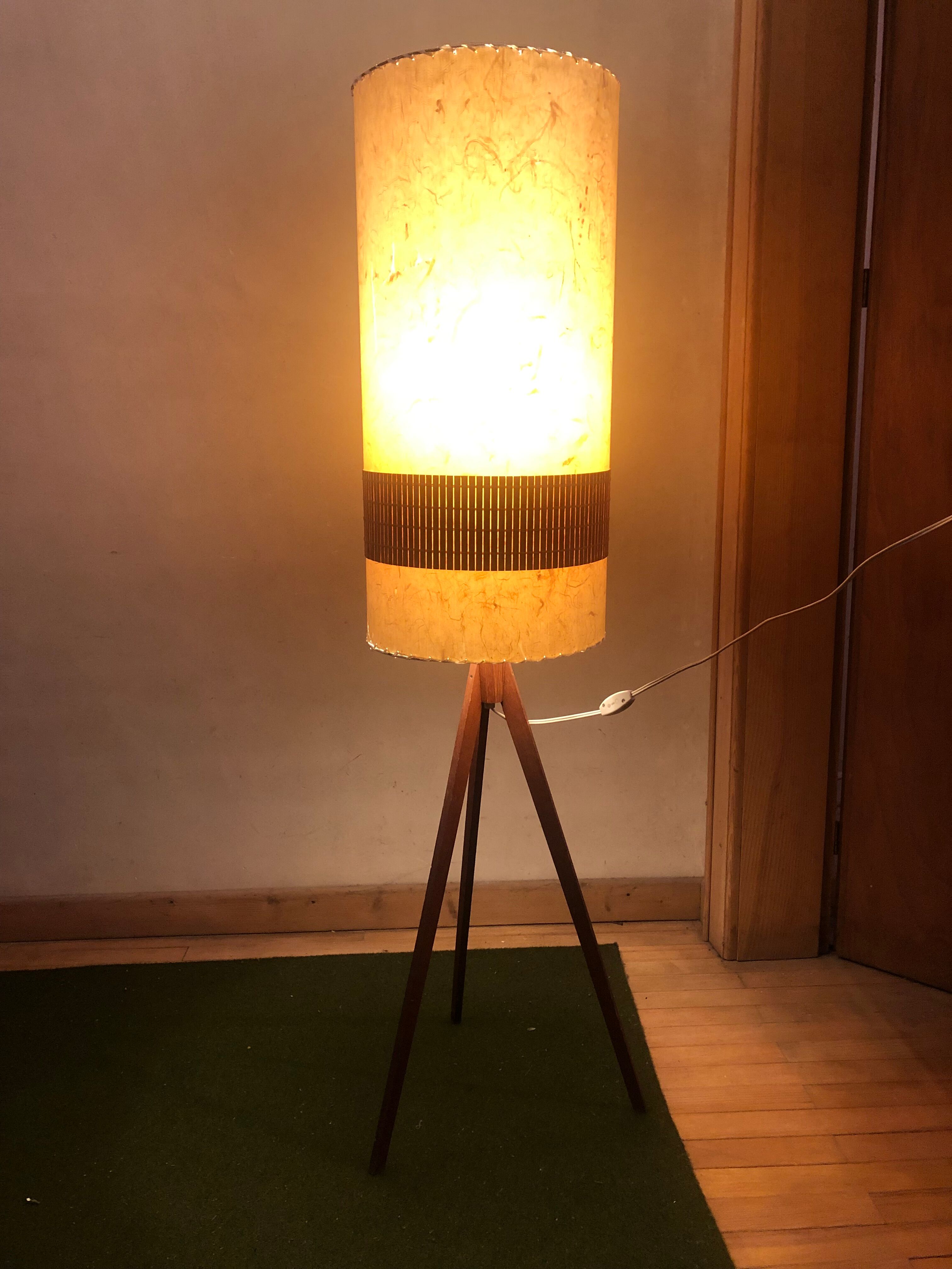 Scandinavian tripod floor lamp with 60s lampshade