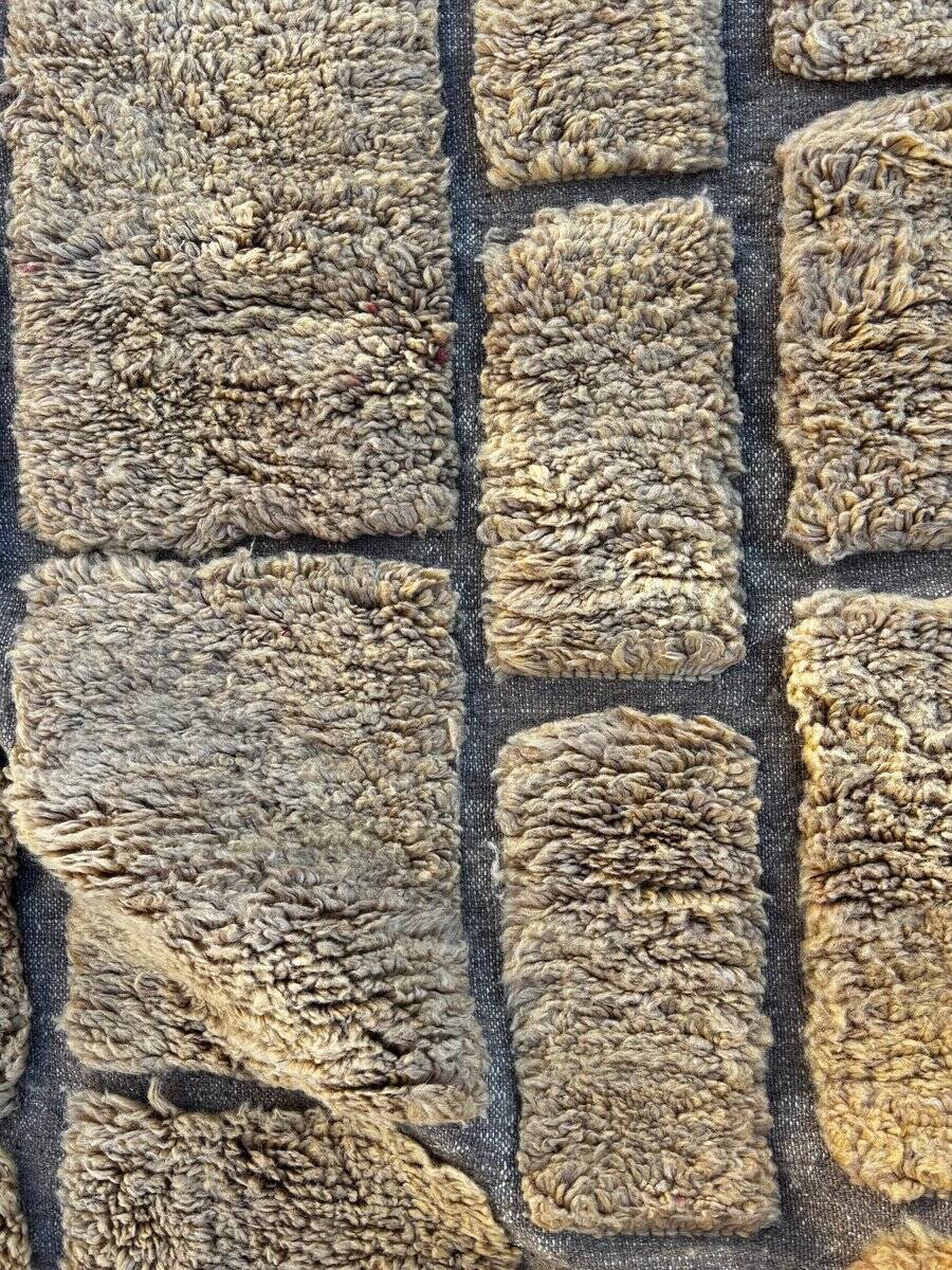 Modern Moroccan Berber rug M'rirt in wool.