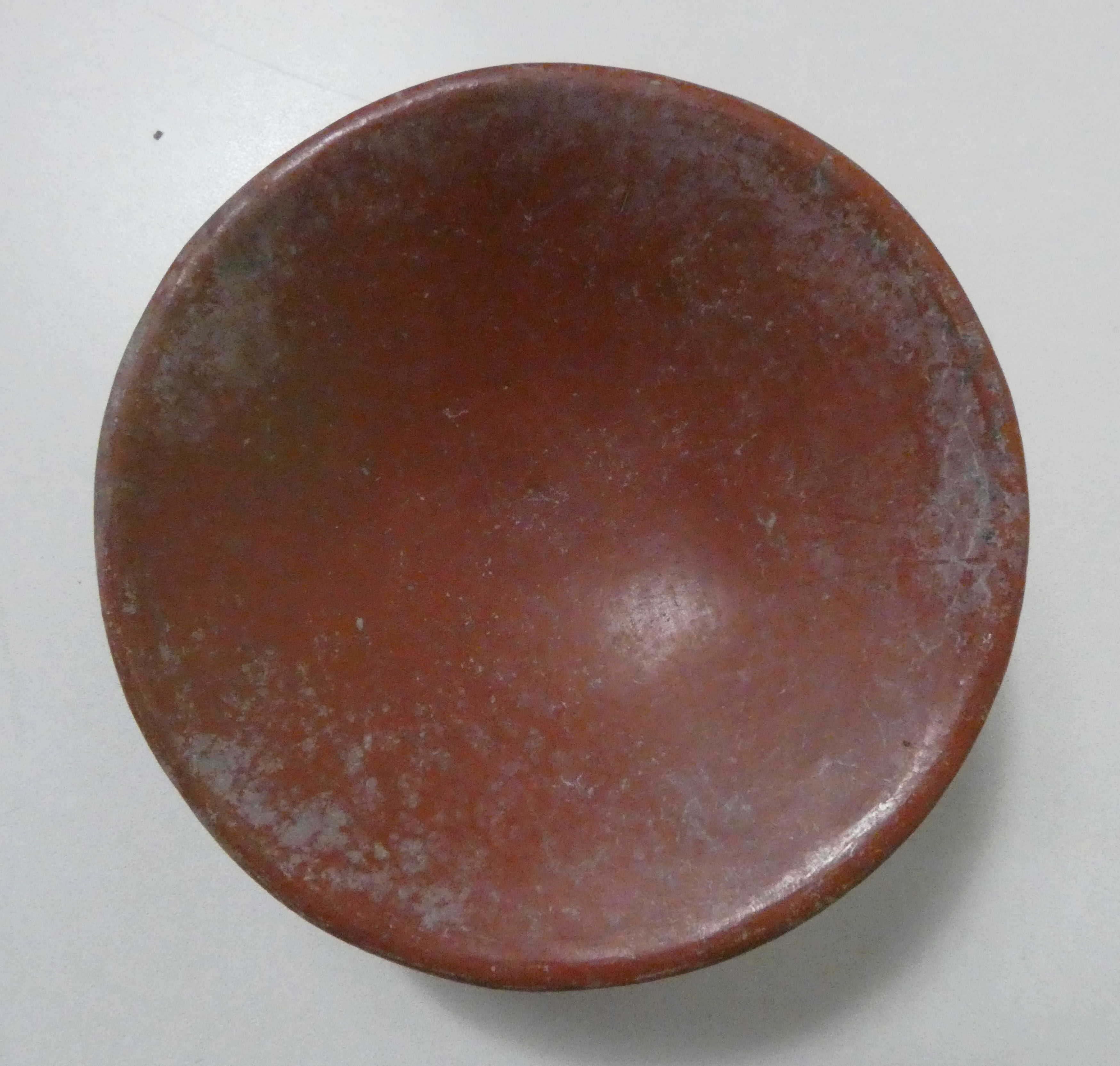 Ancient tripod bowl in terracotta pre-columbian art