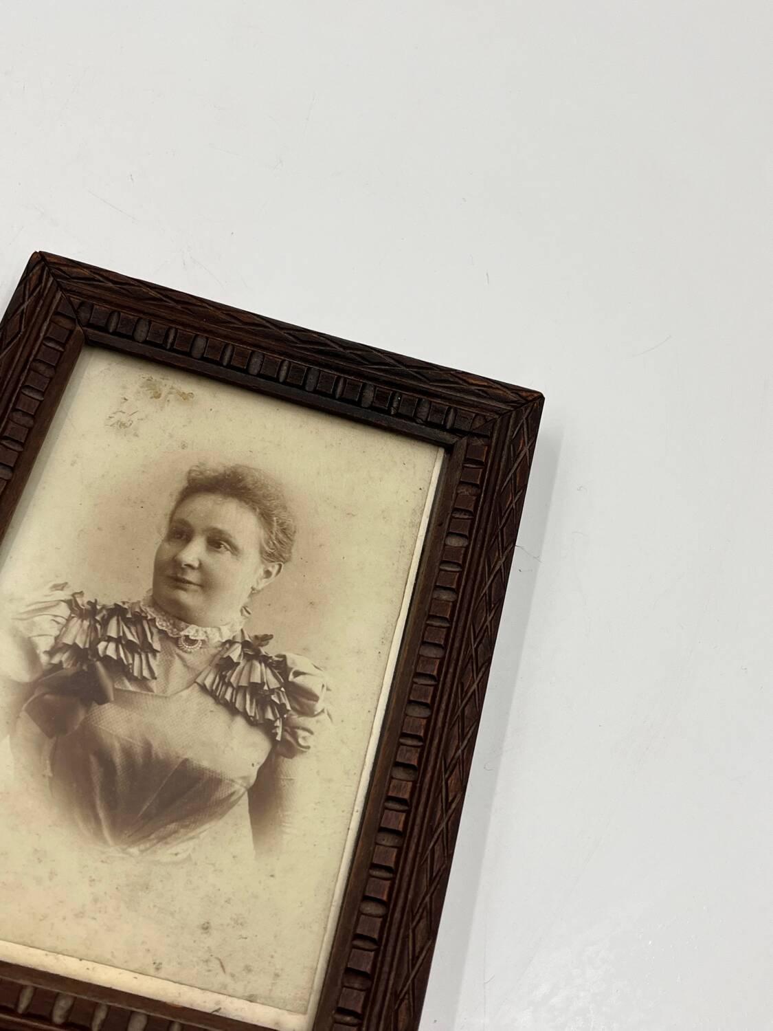 Wooden frame duo with relief