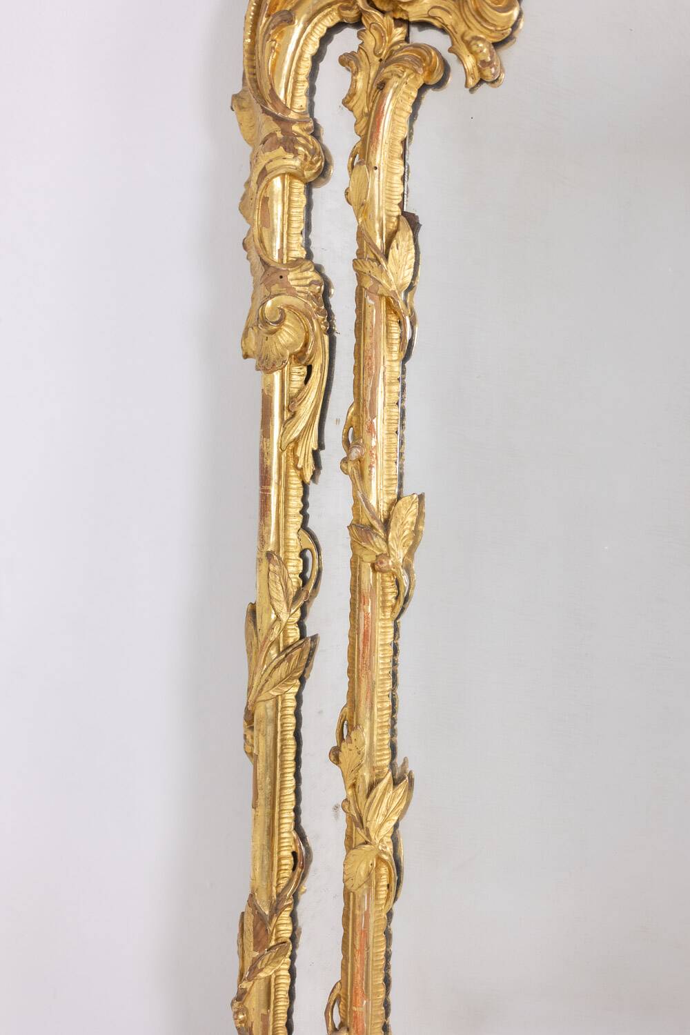 Louis XV style mirror with glazing beads. Napoleon III period, circa 1880.