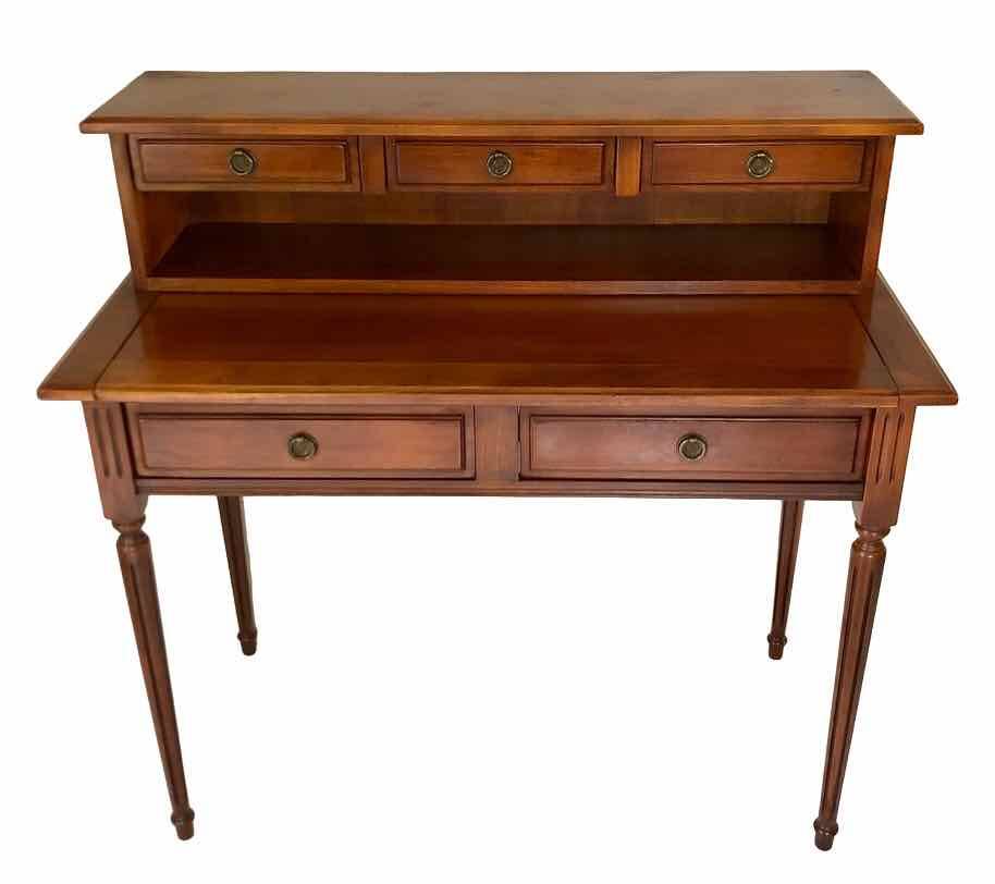 Petit bureau à gradin en merisier 1970
