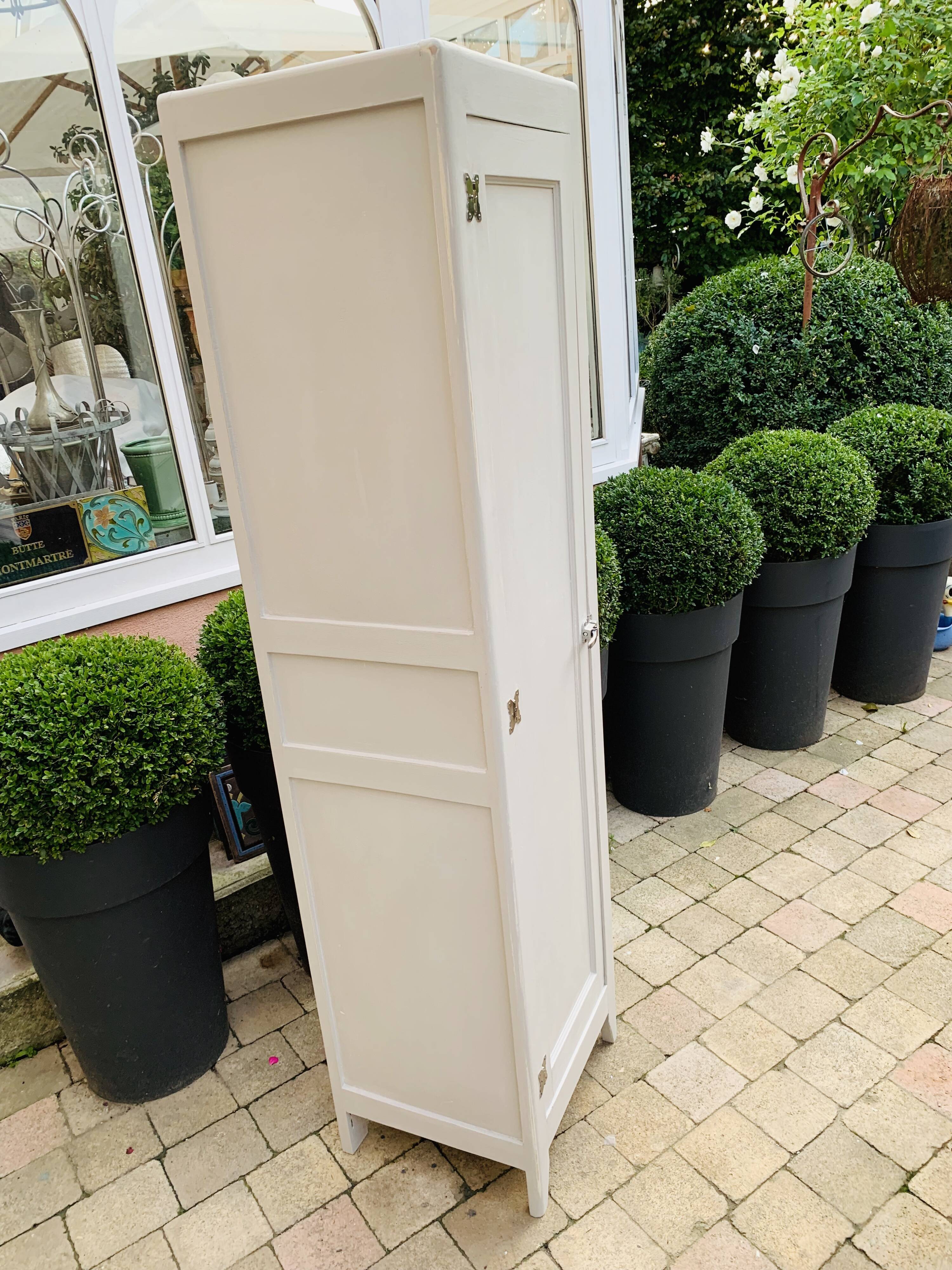 Parisian hat cabinet