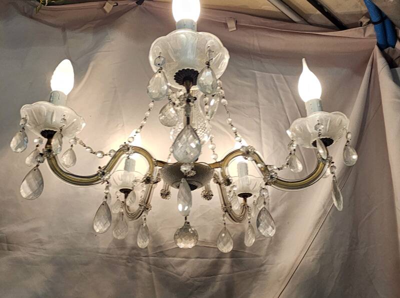 Vintage 5-arm tassel chandelier.