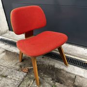 Vintage chair in the style of Eames