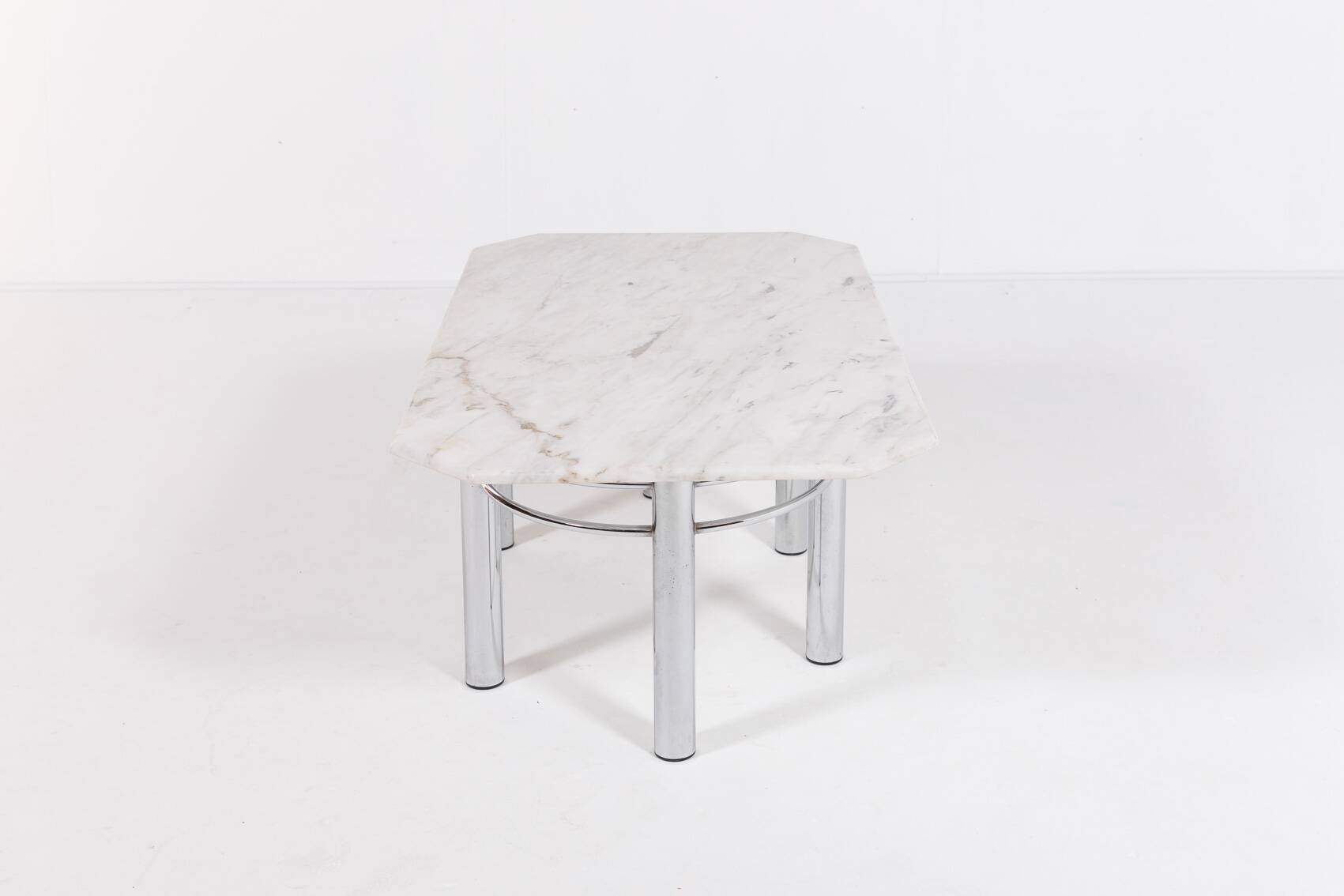 Table basse en marbre au design italien moderne