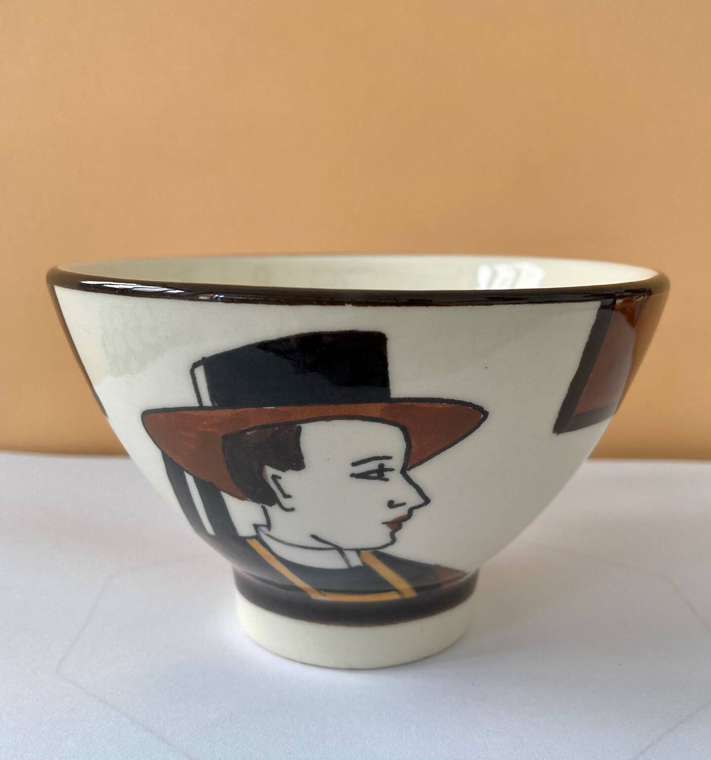 Henriot regionalist art deco mug