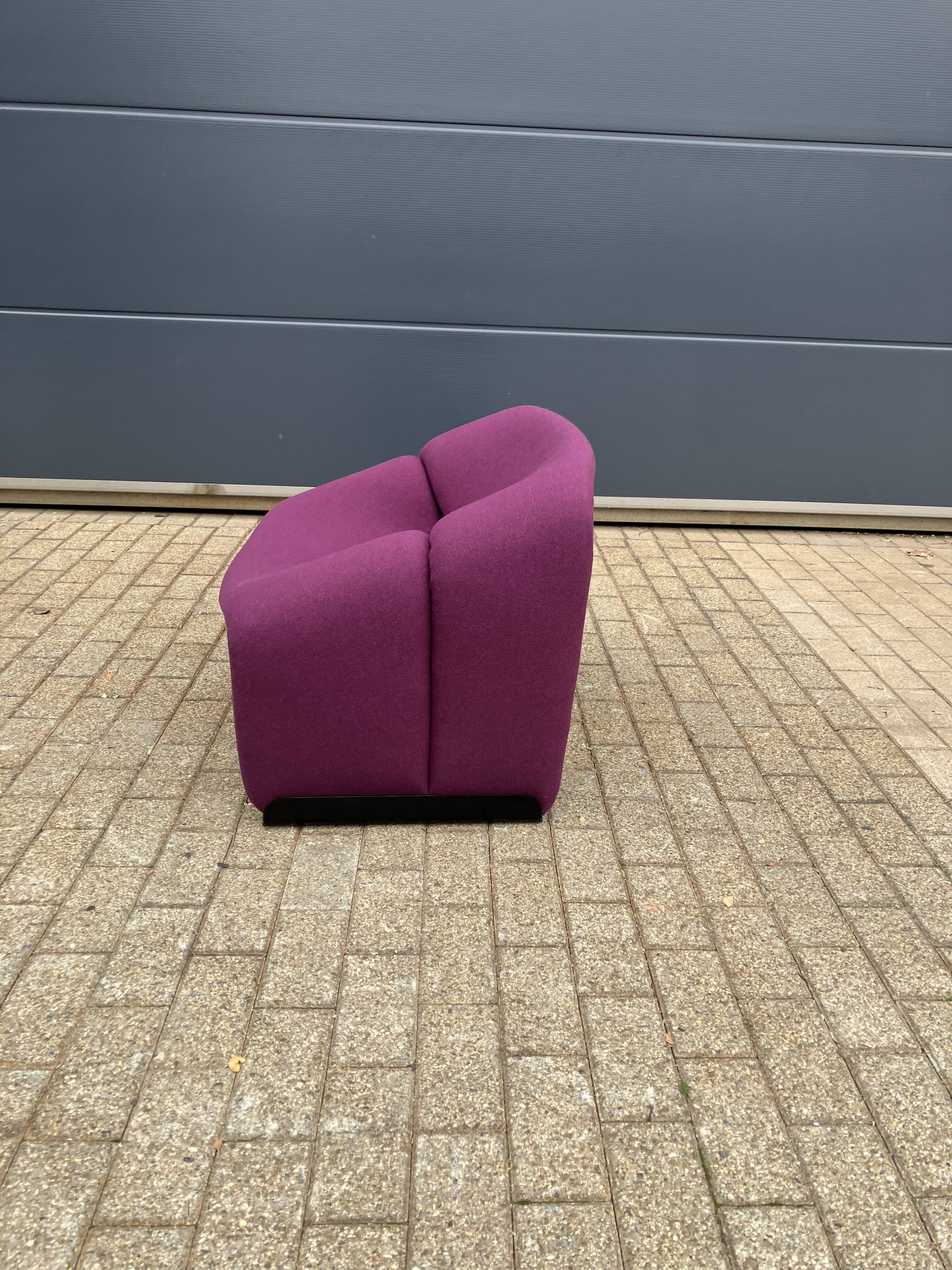 2x Artifort Groovy F598 by Pierre Paulin, Violet, original