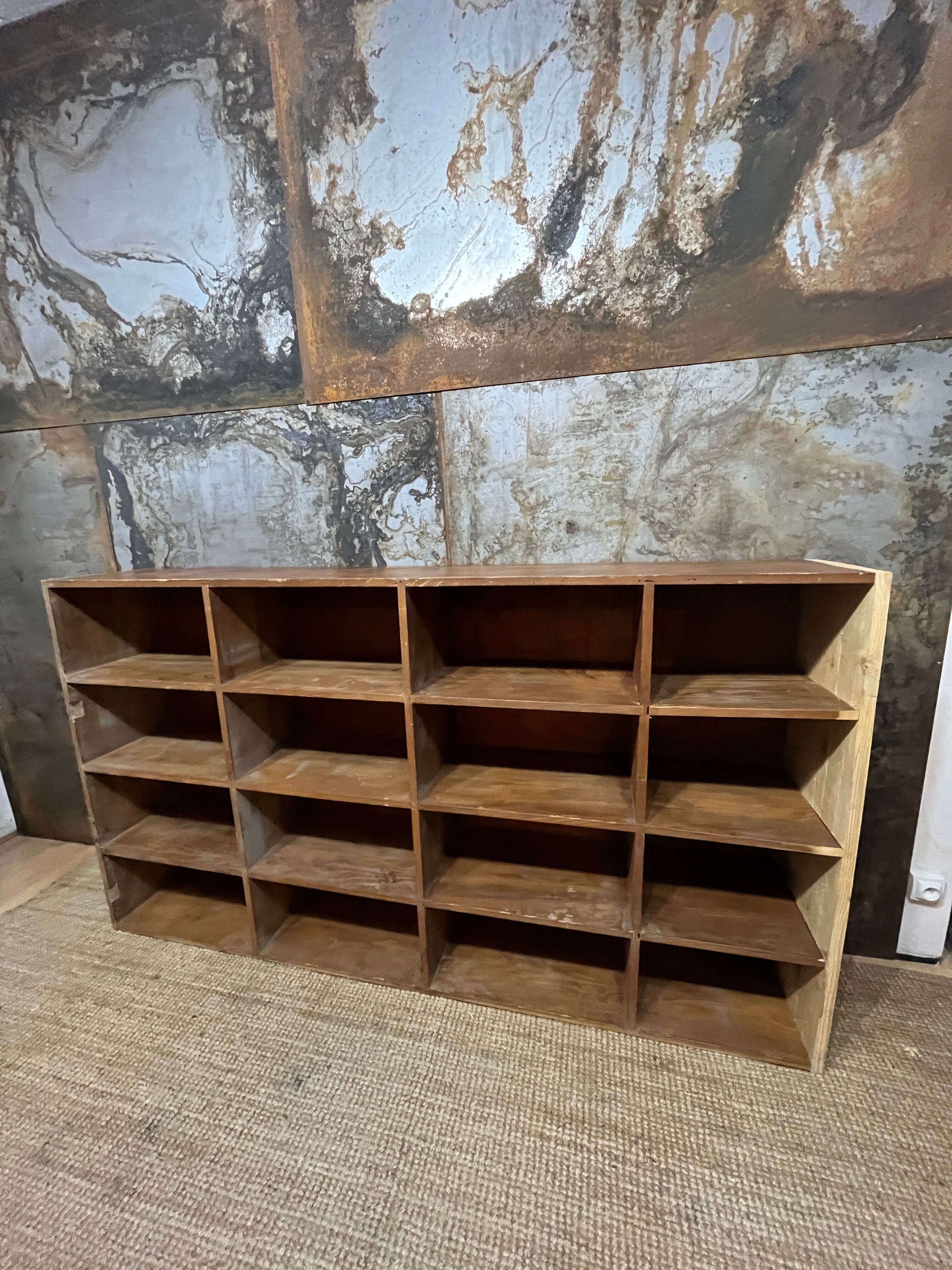 Meuble de métier à casiers