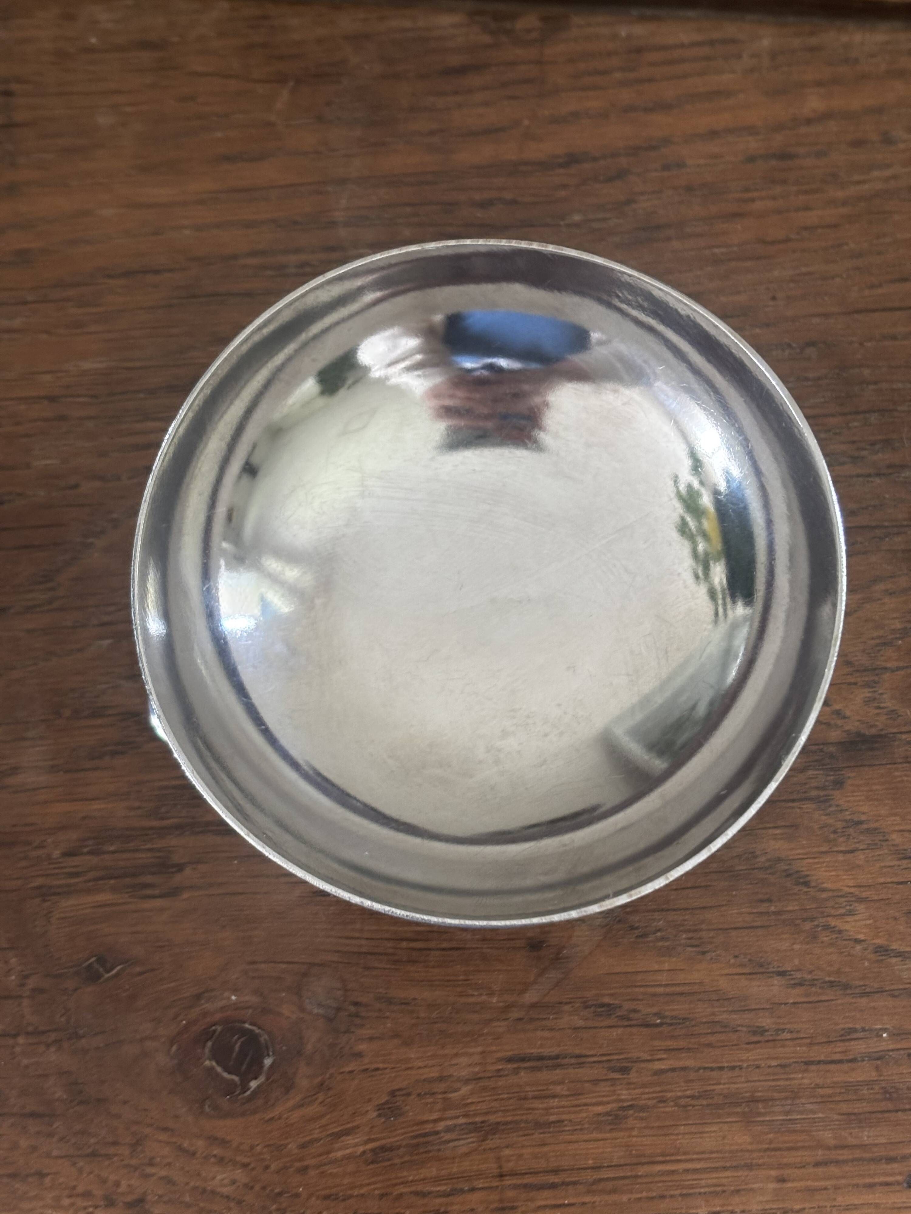 Vintage set of 6 stainless steel bowls, two-in-one design for ice cream and avocados.