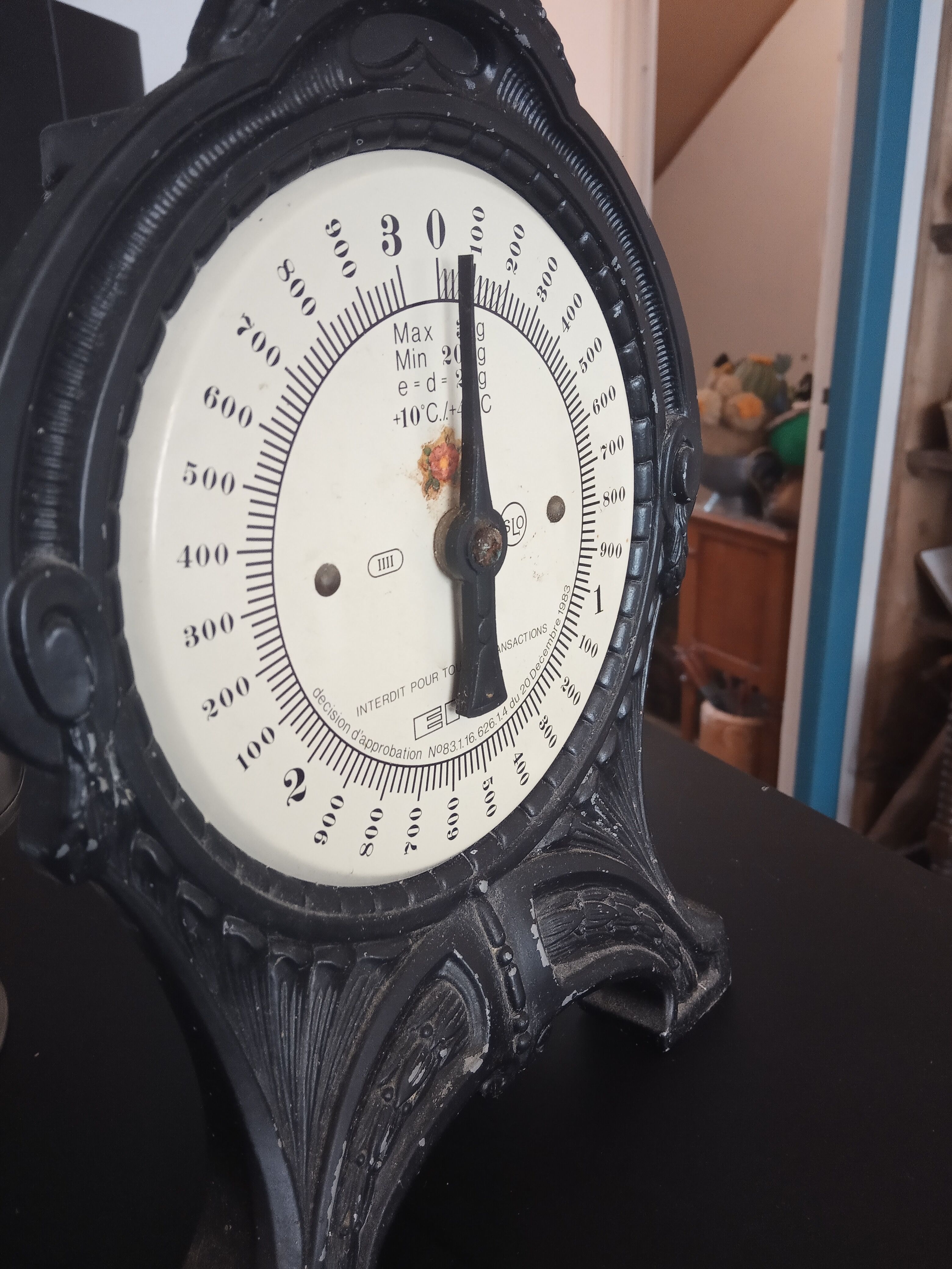 Swedish kitchen scale EKS cast iron foot