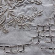 Old tablecloth in ecru cotton embroidered with flowers and embroidered mesh lace-176x282