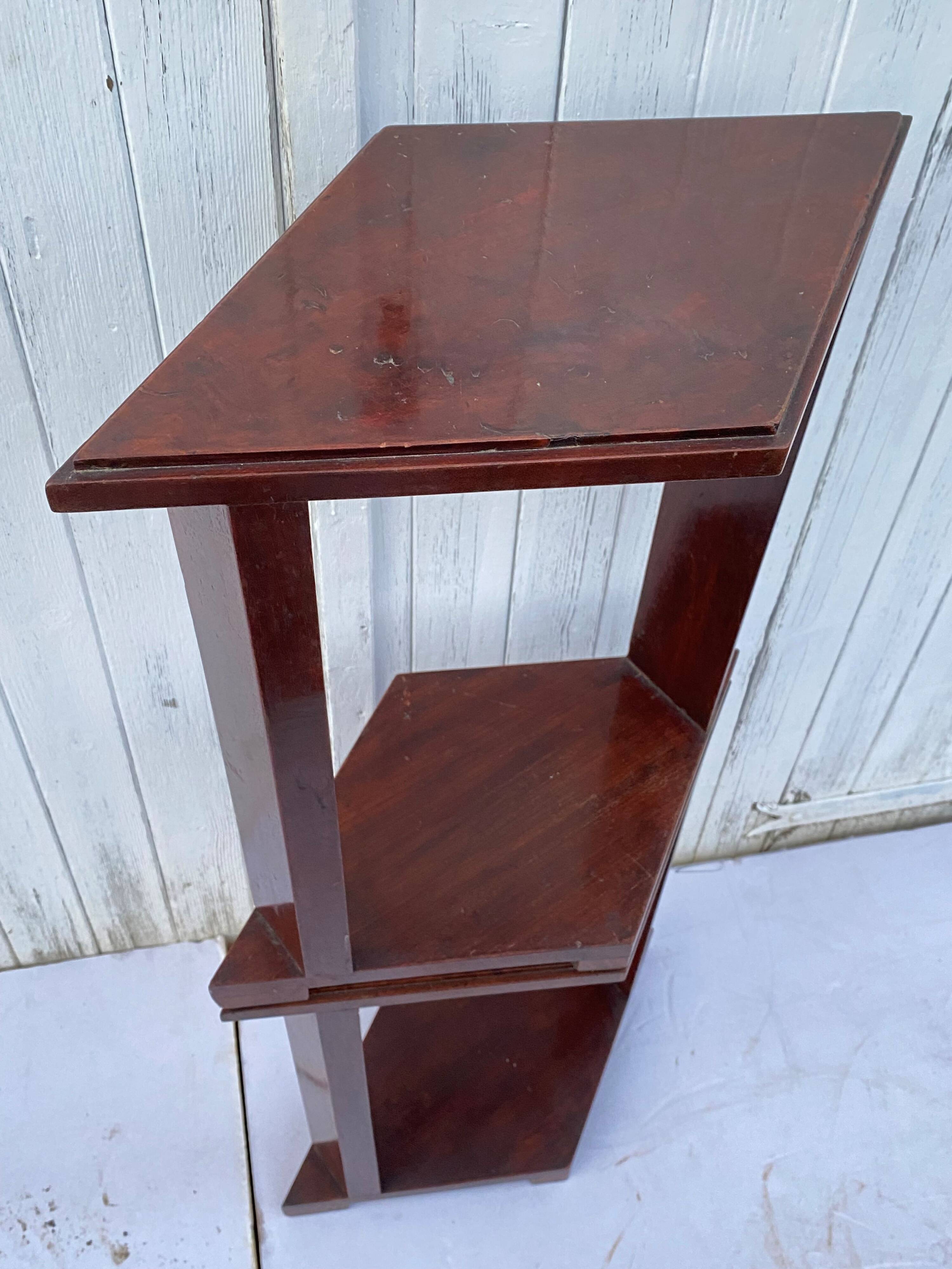 Pair of art deco harnesses, end tables, diamond side tables, 1930