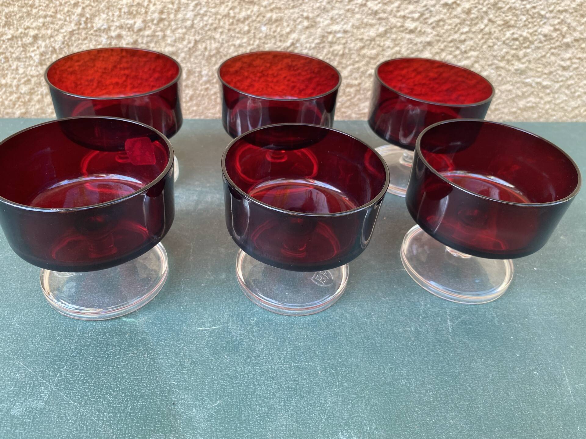 Set of 6 dessert bowls / vintage ruby red glass glasses