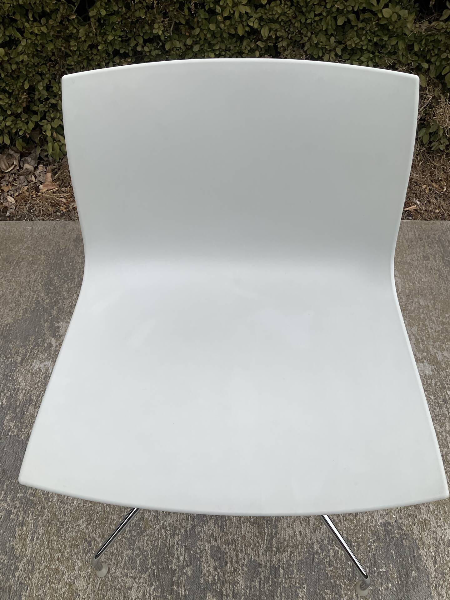 Chaise pivotante Catifa édition Arper par Lievore Alther