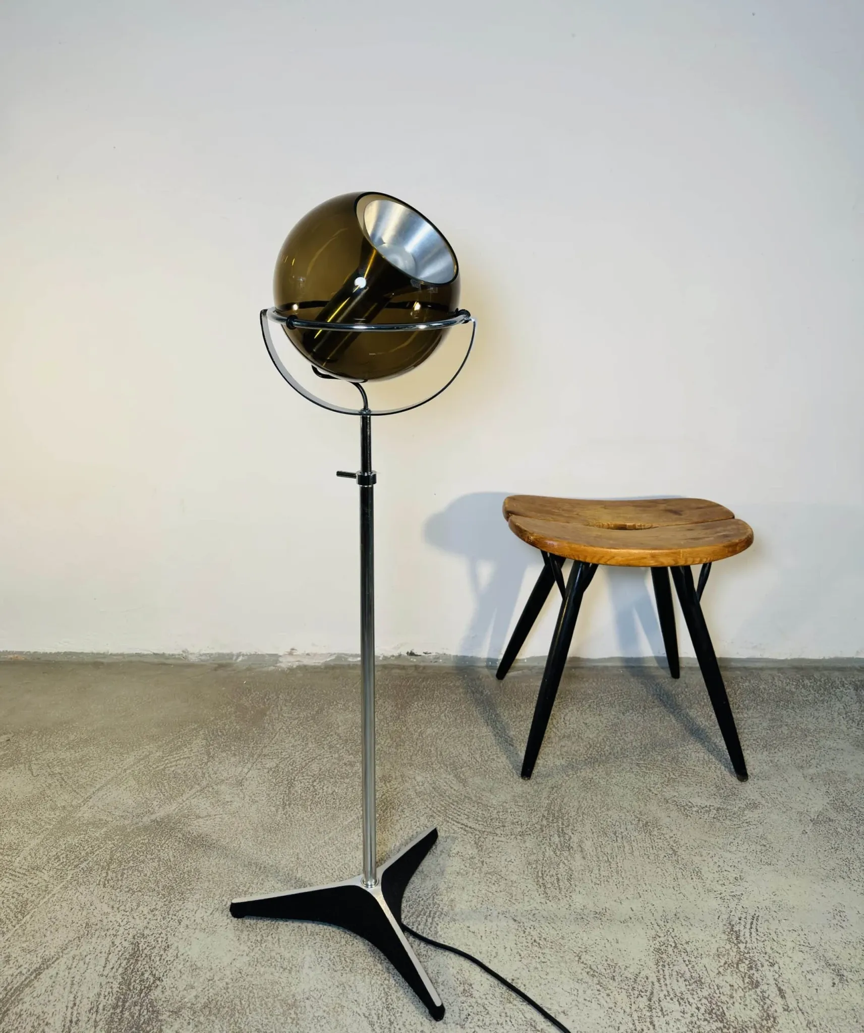 Globe 2000 Floor Lamp By Frank Ligtelijn For Raak Amsterdam, The Netherlands, 1960S