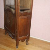 Beech display cabinet, 3 shelves, very good condition.