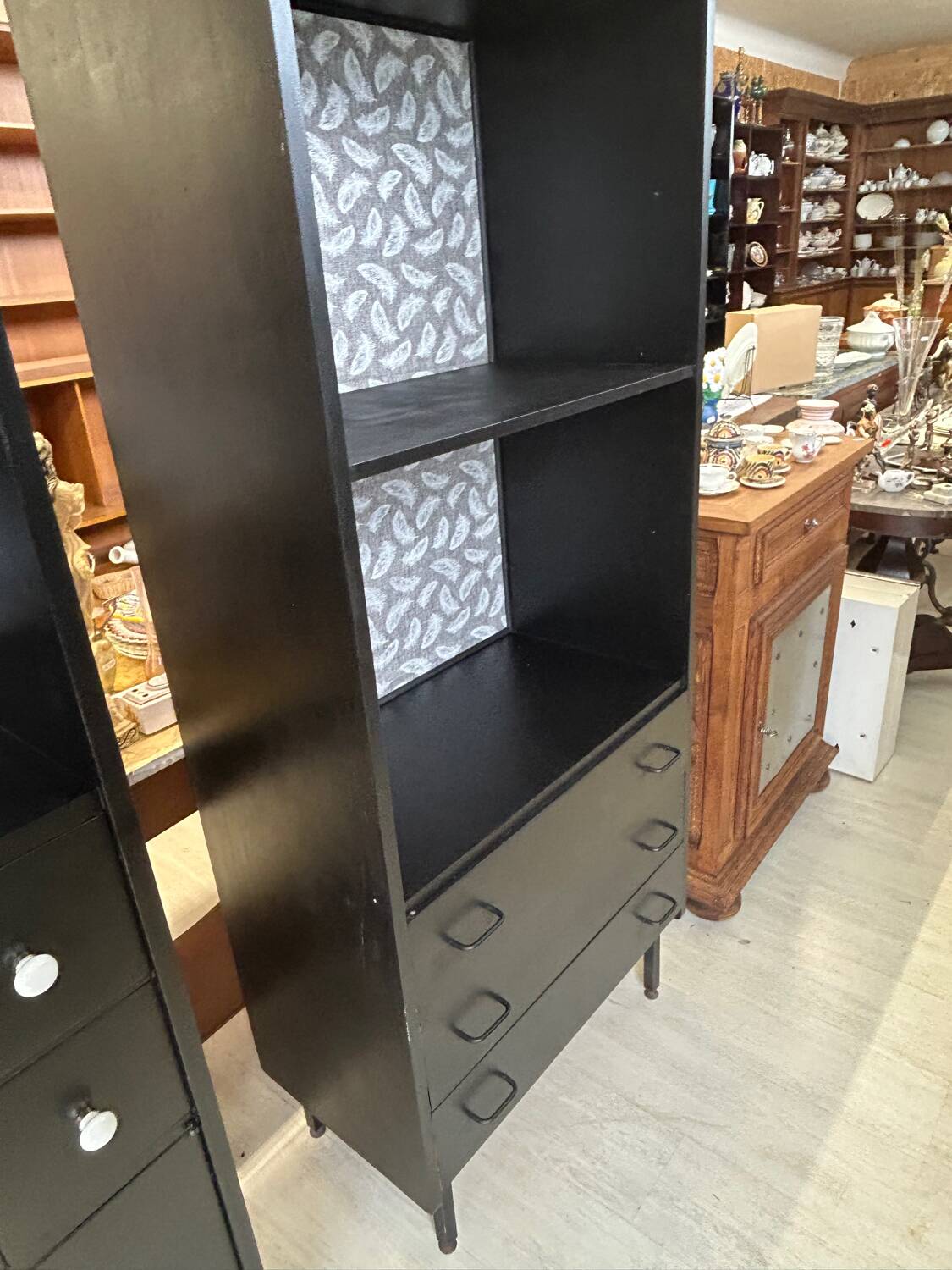 Refurbished display cabinet
