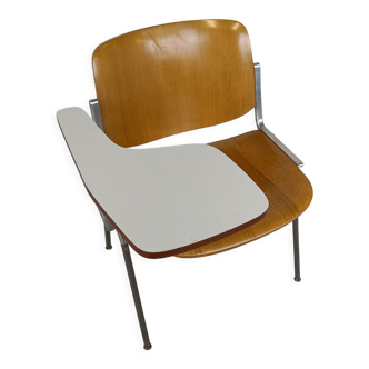 Vintage DSC 106 chair by Giancarlo Piretti for Castelli with folding table, 1970s