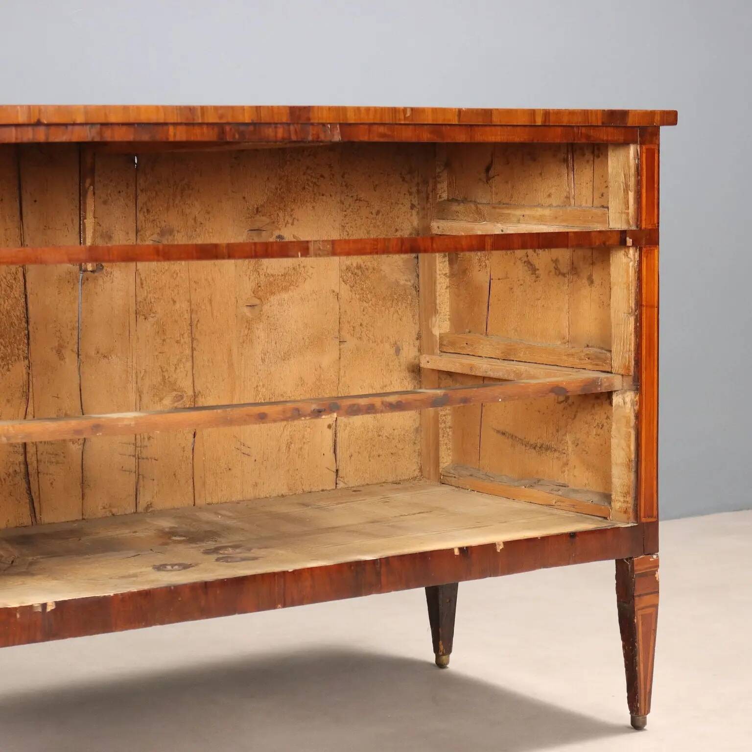 Antique neoclassical cherry wood commode, Italy, 18th century.
