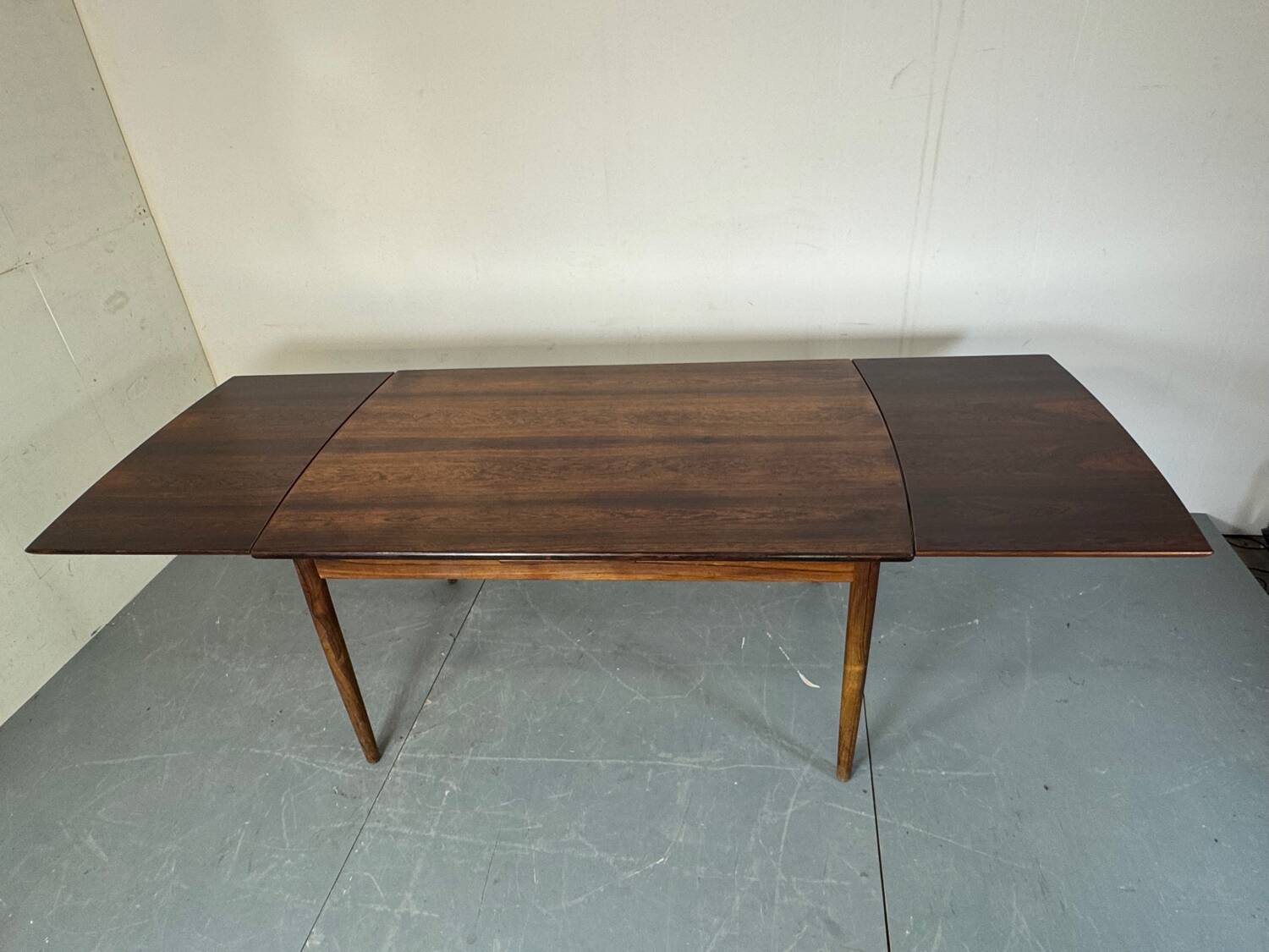 Vintage Danish Design Mid Century Modernist Rosewood extendable Rosewo