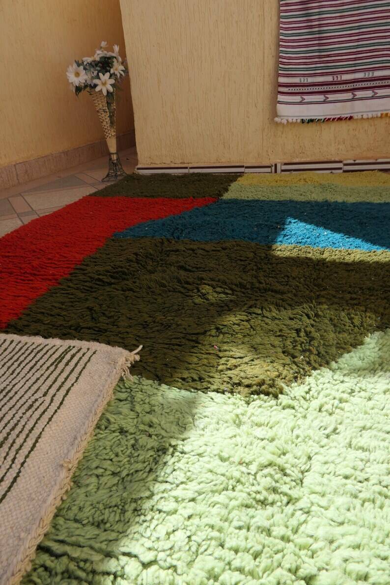 Colorful handmade Moroccan rug 250cm x 150cm